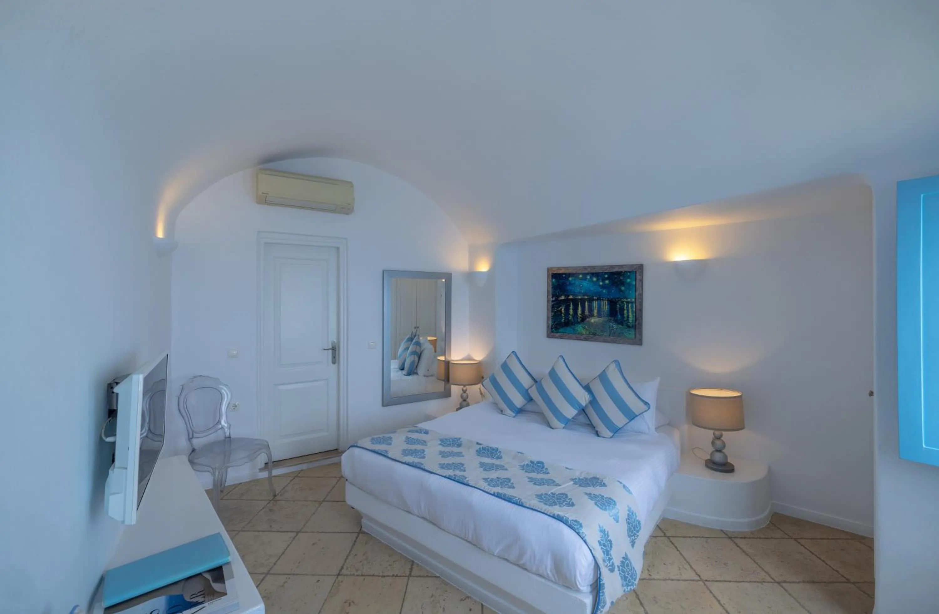 Bedroom, Bed in Above Blue Suites