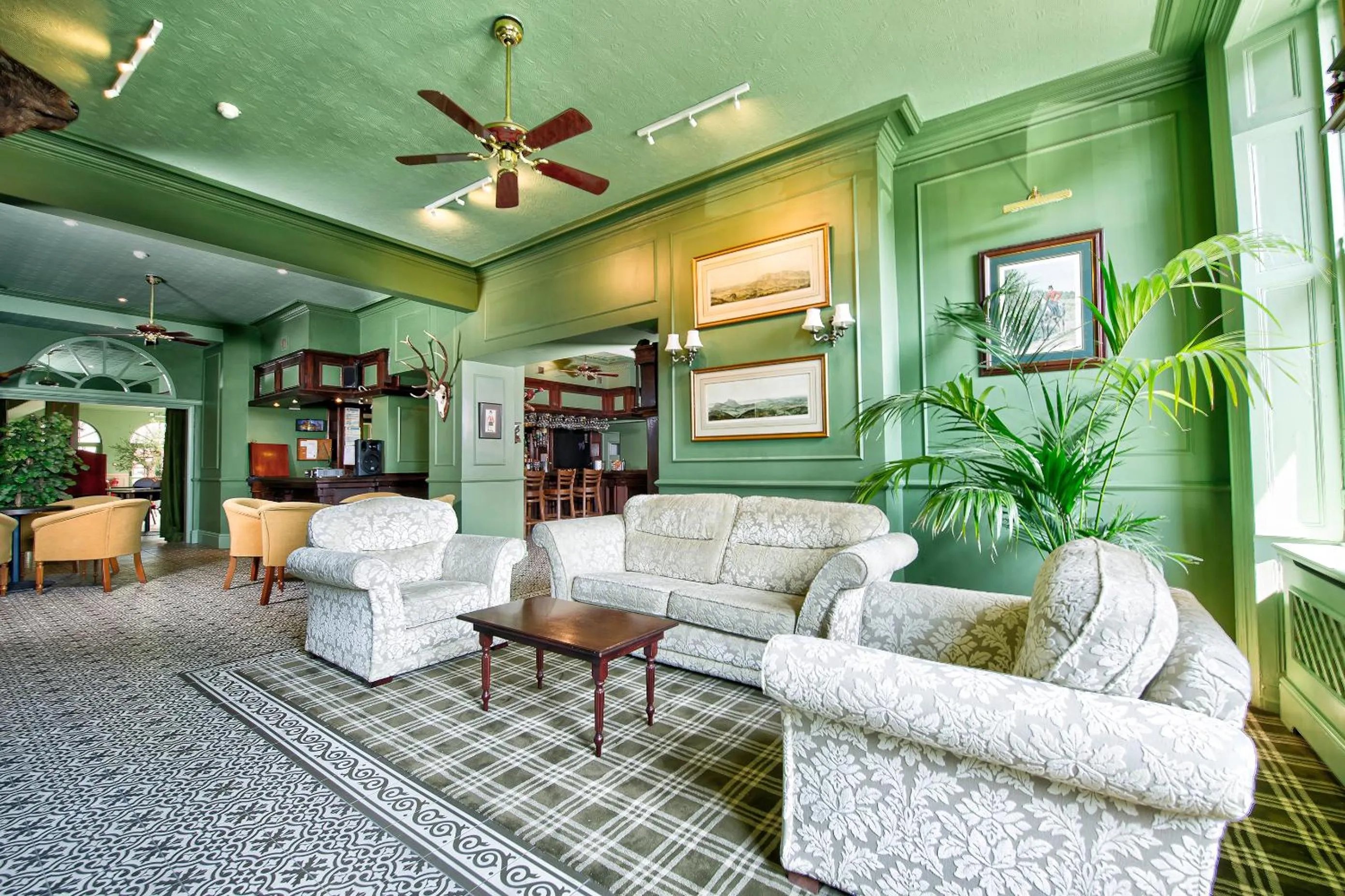 Lounge or bar in The Central Hotel