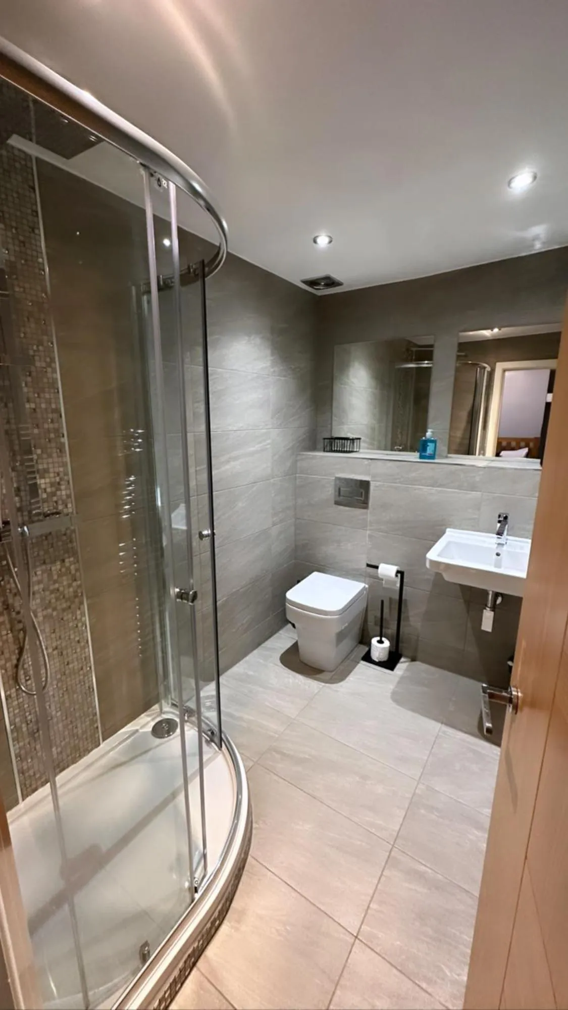 The Hinds Head Hotel