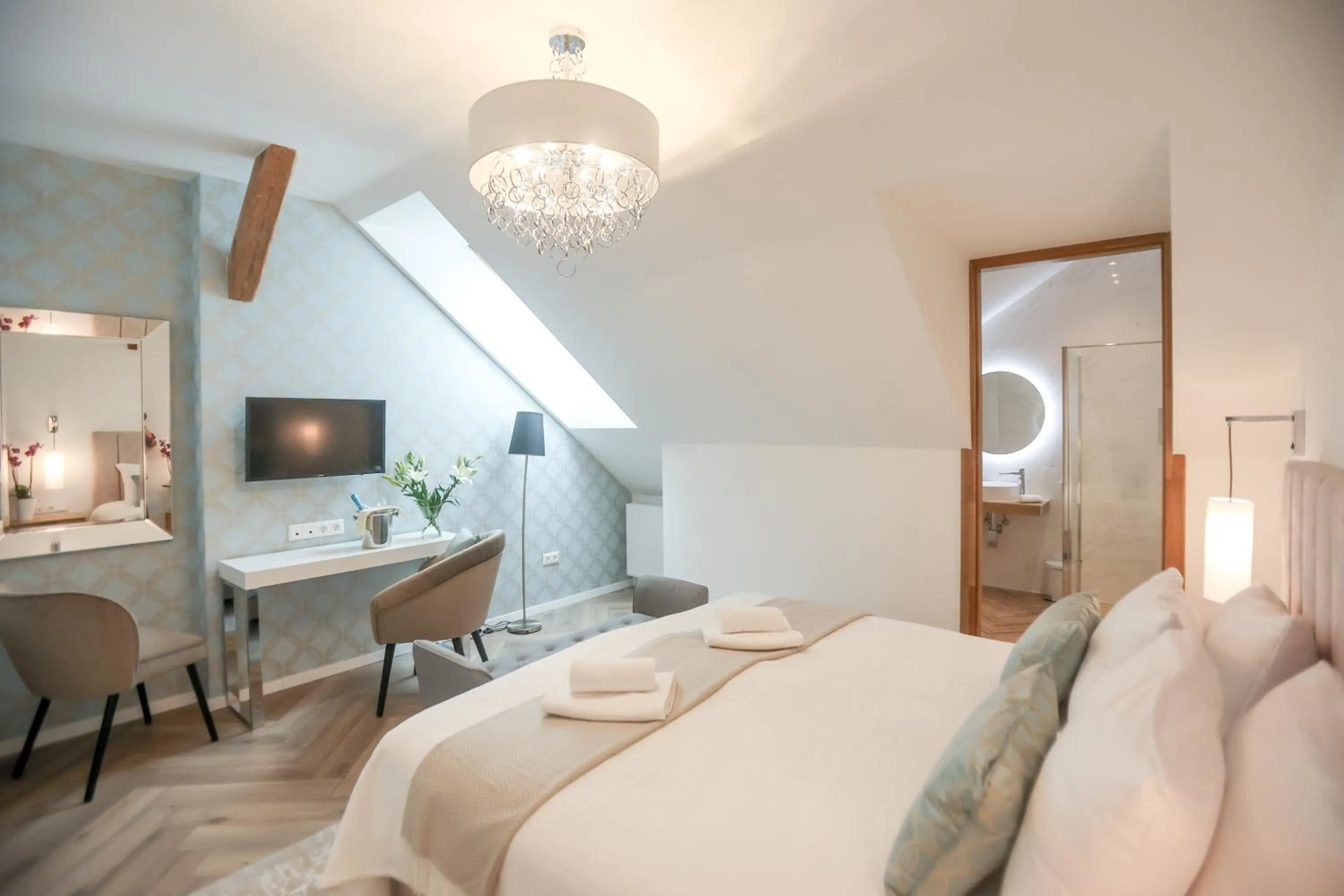 TV and multimedia, Bed in Vadkert Major