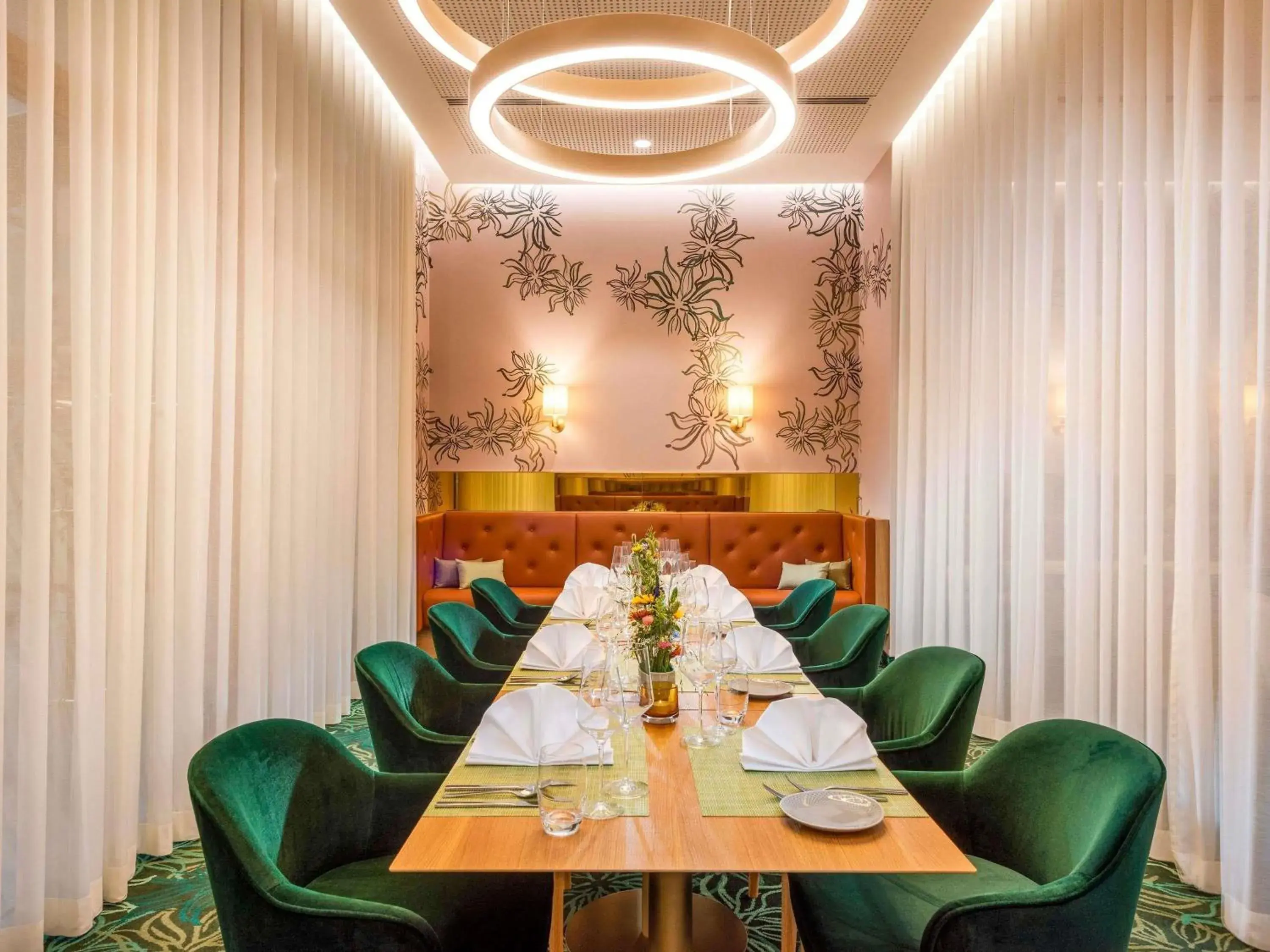 Restaurant/places to eat in Mövenpick Hotel Stuttgart Messe & Congress Restaurant/places to eat in Mövenpick Hotel Stuttgart Messe & Congress