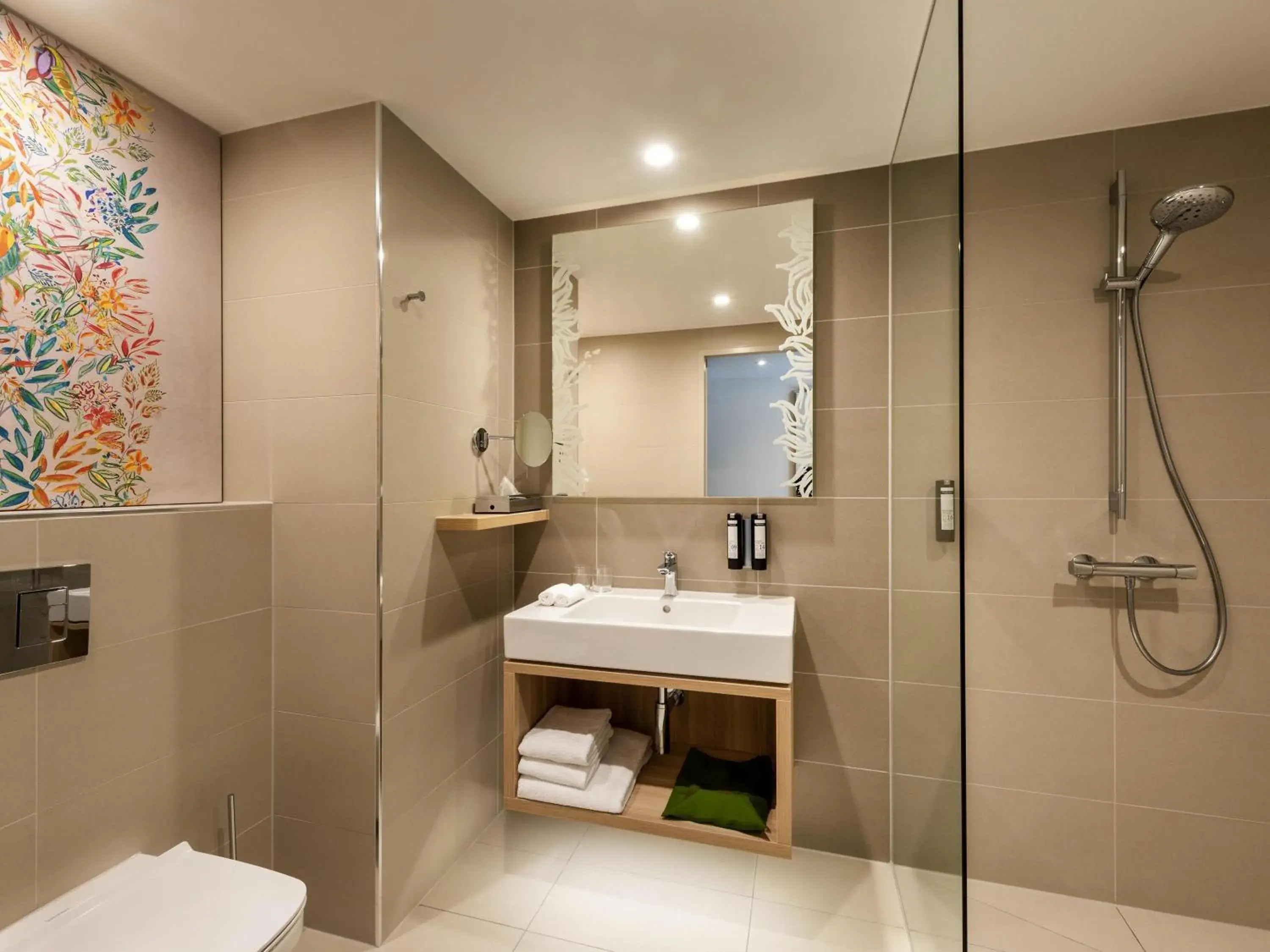 Superior Queen Room in Mövenpick Hotel Stuttgart Messe & Congress Superior Queen Room in Mövenpick Hotel Stuttgart Messe & Congress