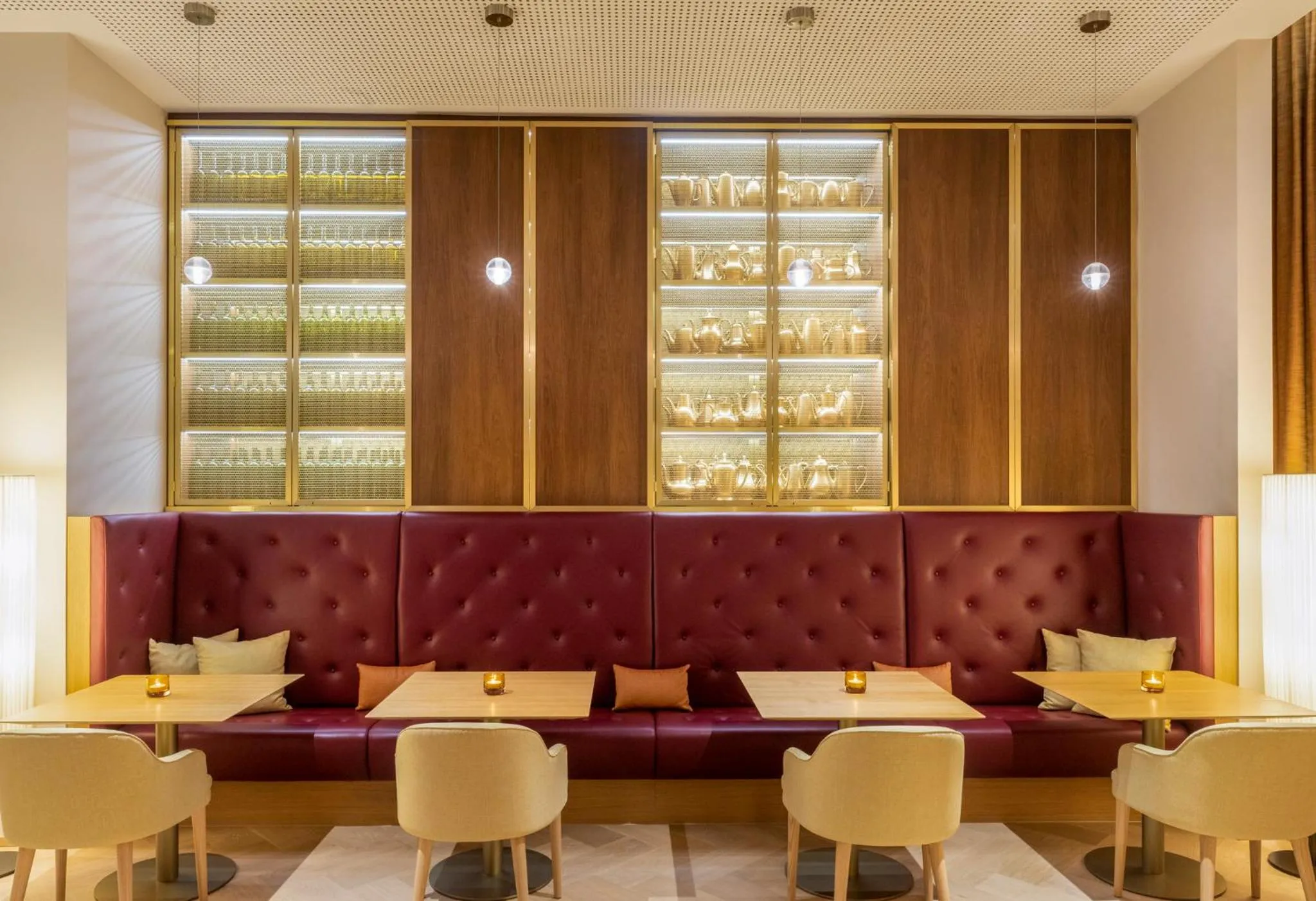 Lounge or bar in Mövenpick Hotel Stuttgart Messe & Congress