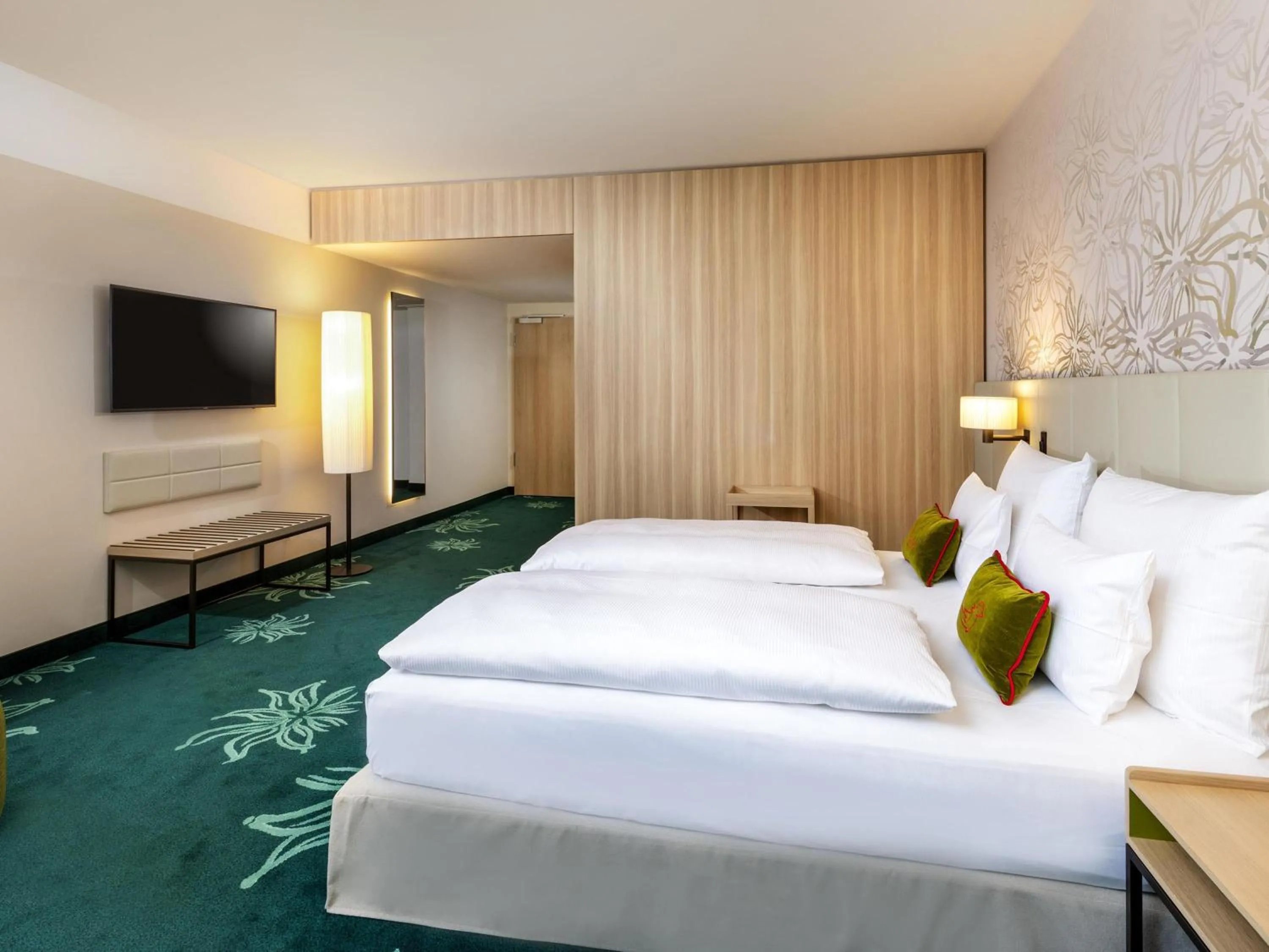 Bedroom, Bed in Mövenpick Hotel Stuttgart Messe & Congress