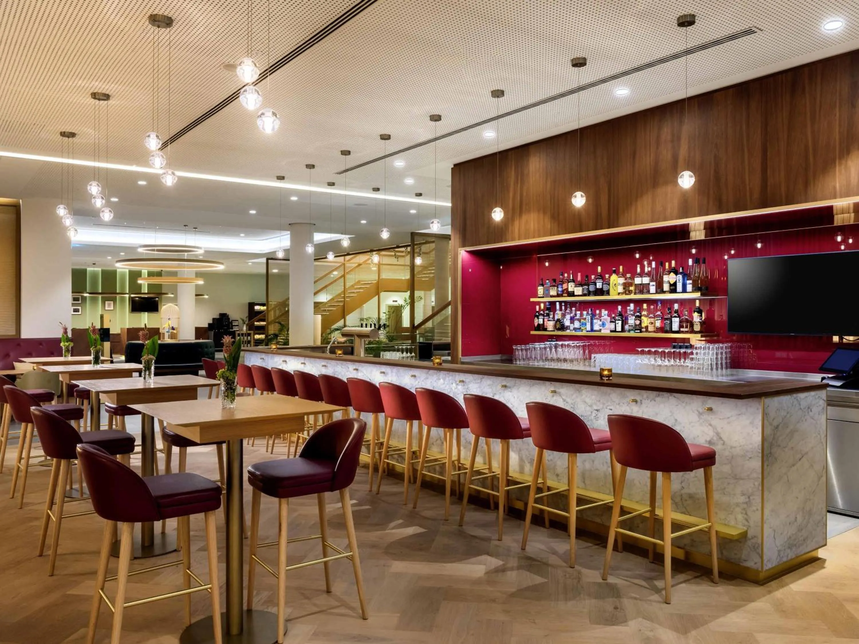 Lounge or bar in Mövenpick Hotel Stuttgart Messe & Congress
