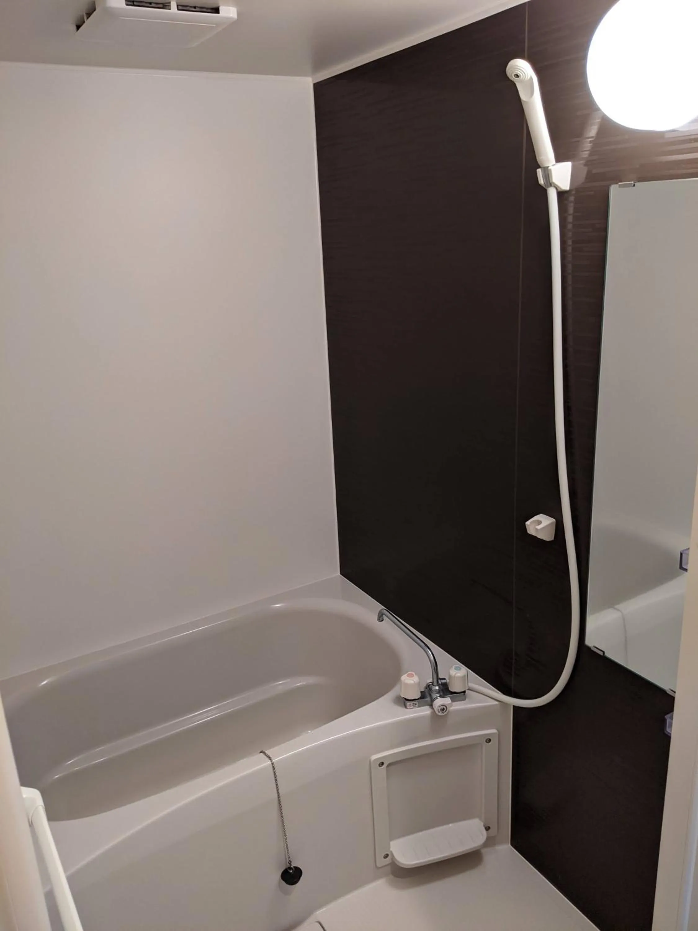 Shower in Niseko Side 6