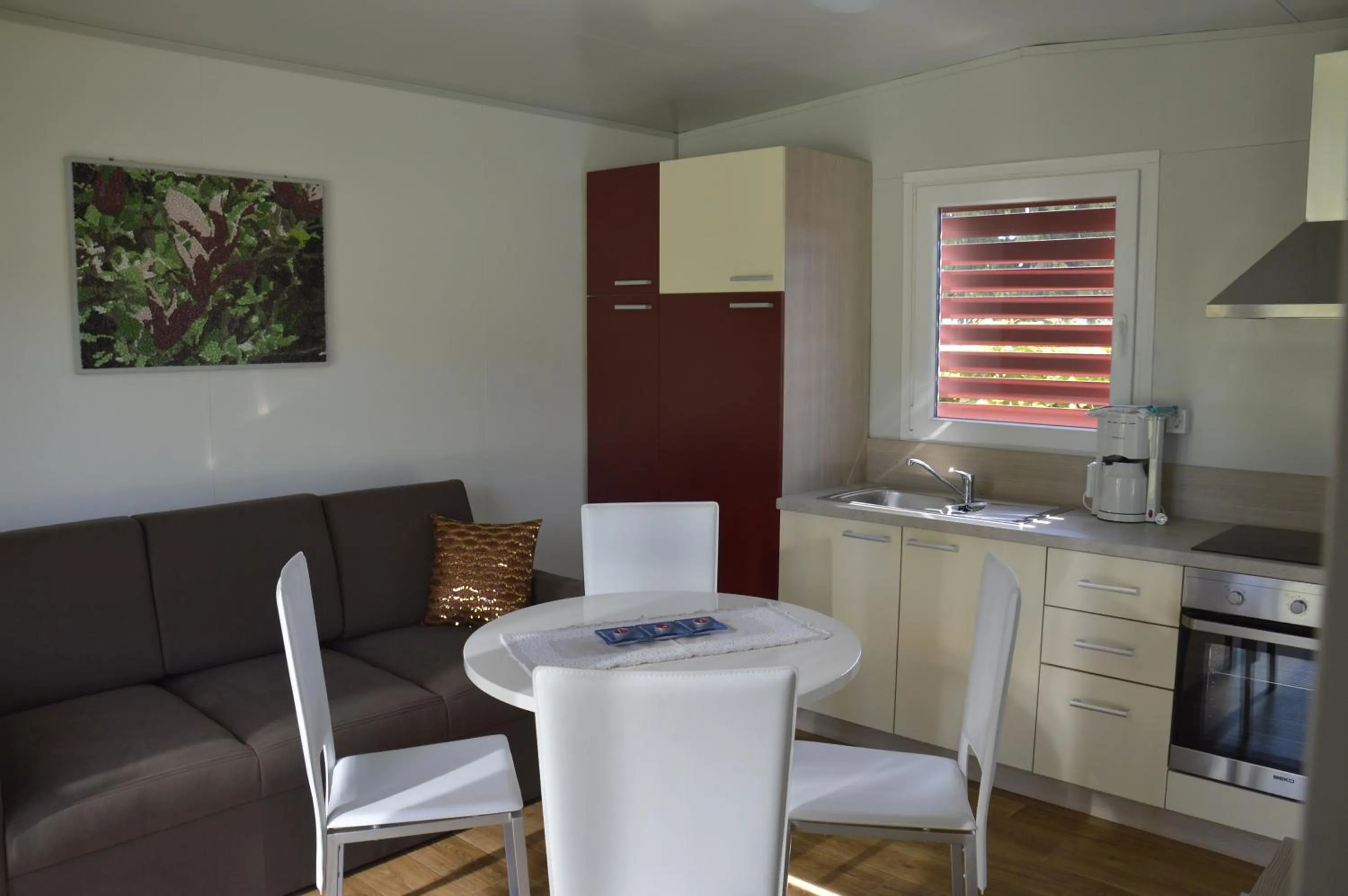 Kitchen or kitchenette in Appartementhotel Rutar Lido