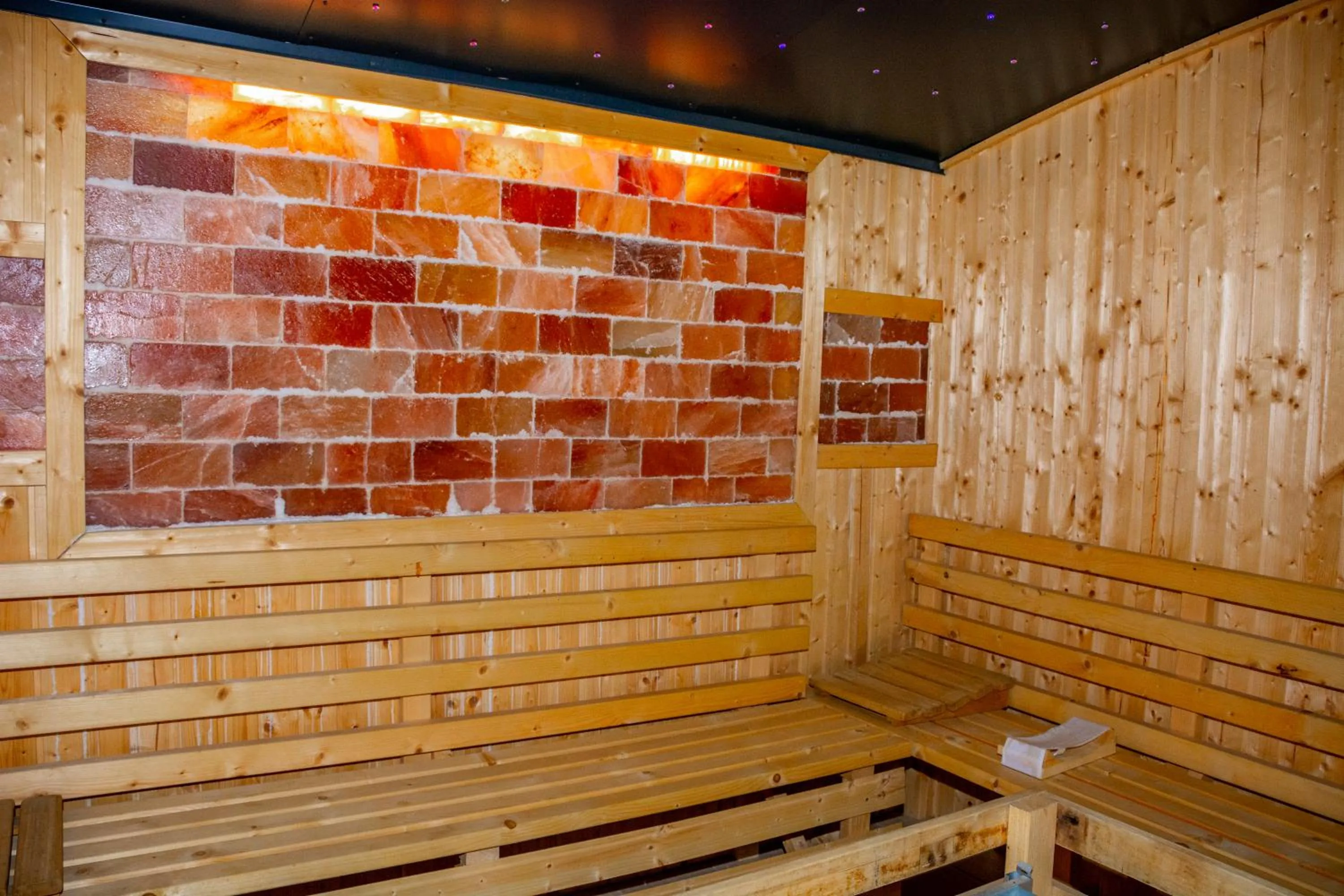 Swimming pool in Appartementhotel Rutar Lido