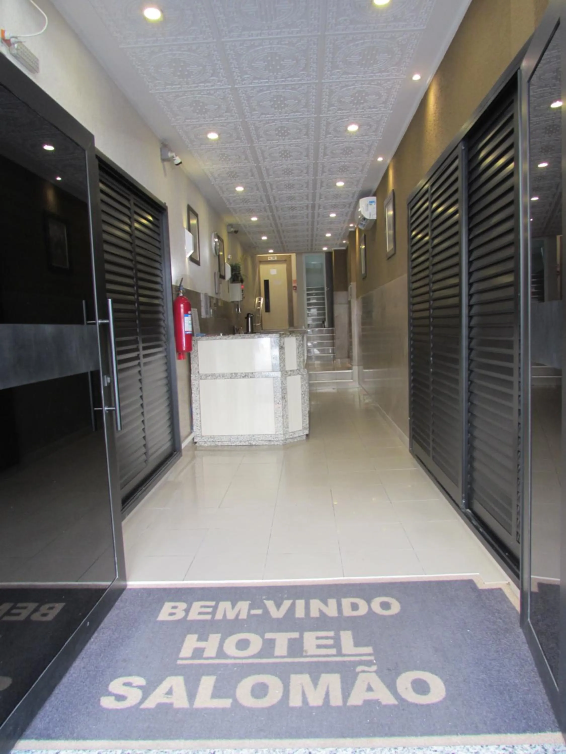 Lobby or reception in Hotel Salomão - Próximo a 25 de Março, Bom Retiro, Brás e Rua Santa Efigênia, a 2 minutos do Mirante Sampa Sky e pista de Skate Anhangabaú
