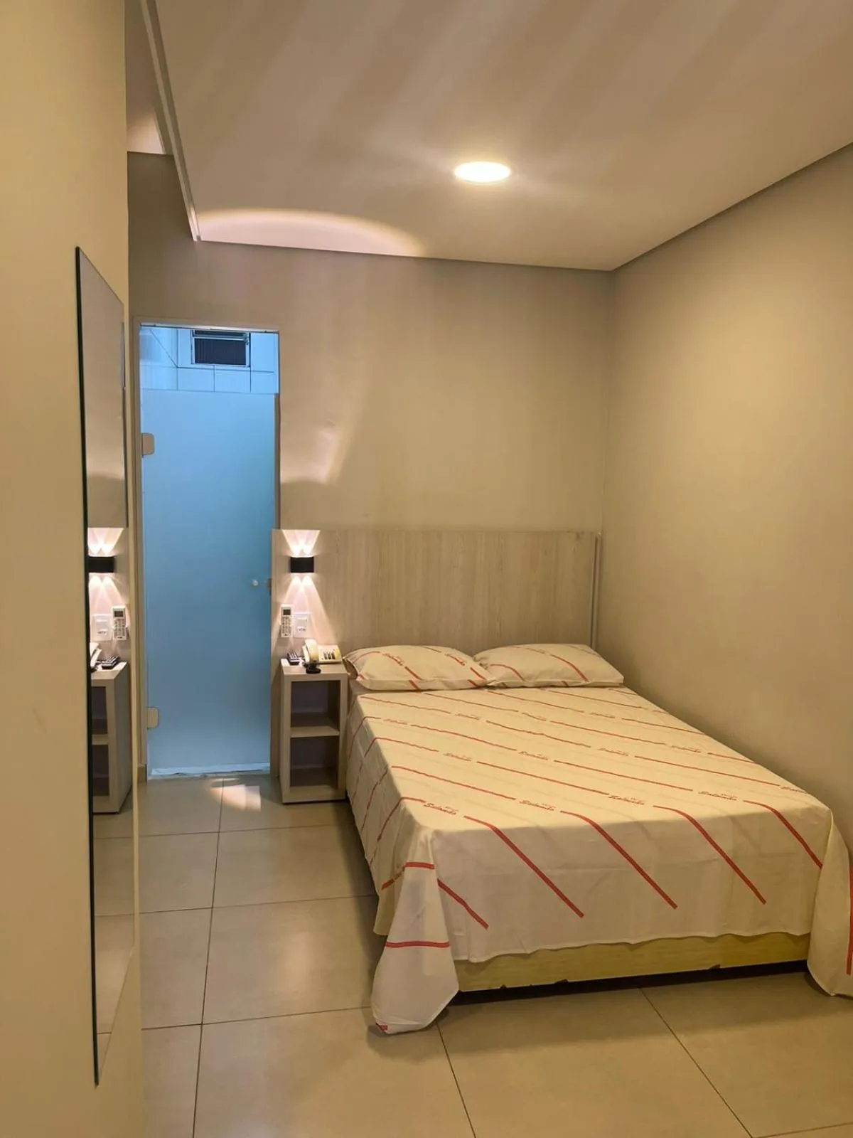 Bed in Hotel Salomão - Próximo a 25 de Março, Bom Retiro, Brás e Rua Santa Efigênia, a 2 minutos do Mirante Sampa Sky e pista de Skate Anhangabaú
