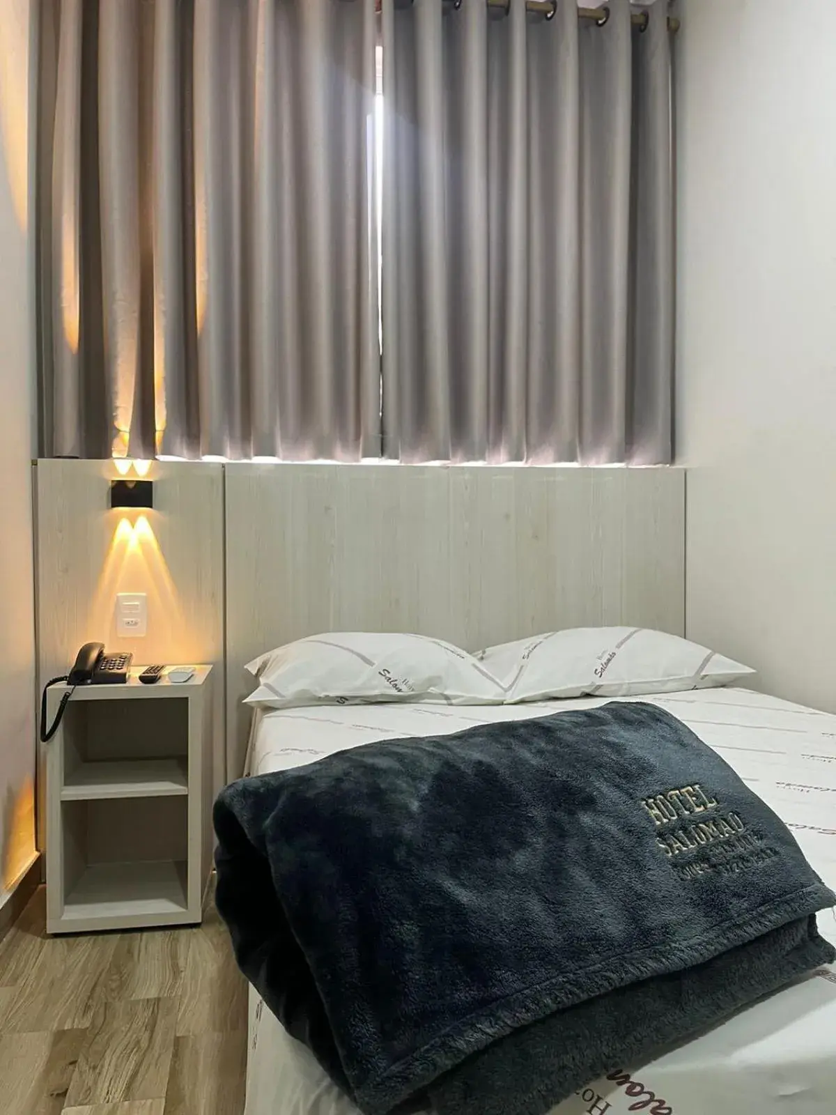 Double Room with Double bed - single occupancy in Hotel Salomão - Próximo a 25 de Março, Bom Retiro, Brás e Rua Santa Efigênia, a 2 minutos do Mirante Sampa Sky e pista de Skate Anhangabaú Double Room with Double bed - single occupancy in Hotel Salomão - Próximo a 25 de Março, Bom Retiro, Brás e Rua Santa Efigênia, a 2 minutos do Mirante Sampa Sky e pista de Skate Anhangabaú