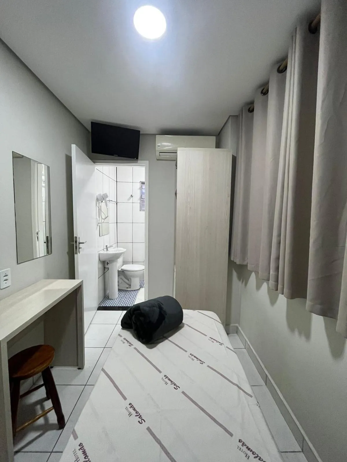 Bed in Hotel Salomão - Próximo a 25 de Março, Bom Retiro, Brás e Rua Santa Efigênia, a 2 minutos do Mirante Sampa Sky e pista de Skate Anhangabaú