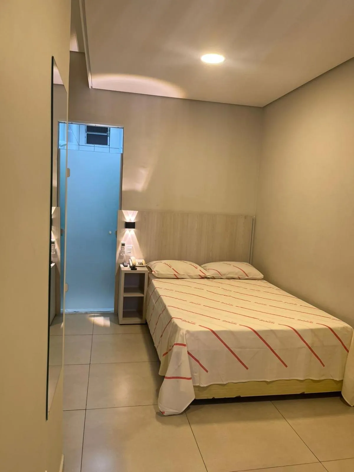 Bed in Hotel Salomão - Próximo a 25 de Março, Bom Retiro, Brás e Rua Santa Efigênia, a 2 minutos do Mirante Sampa Sky e pista de Skate Anhangabaú