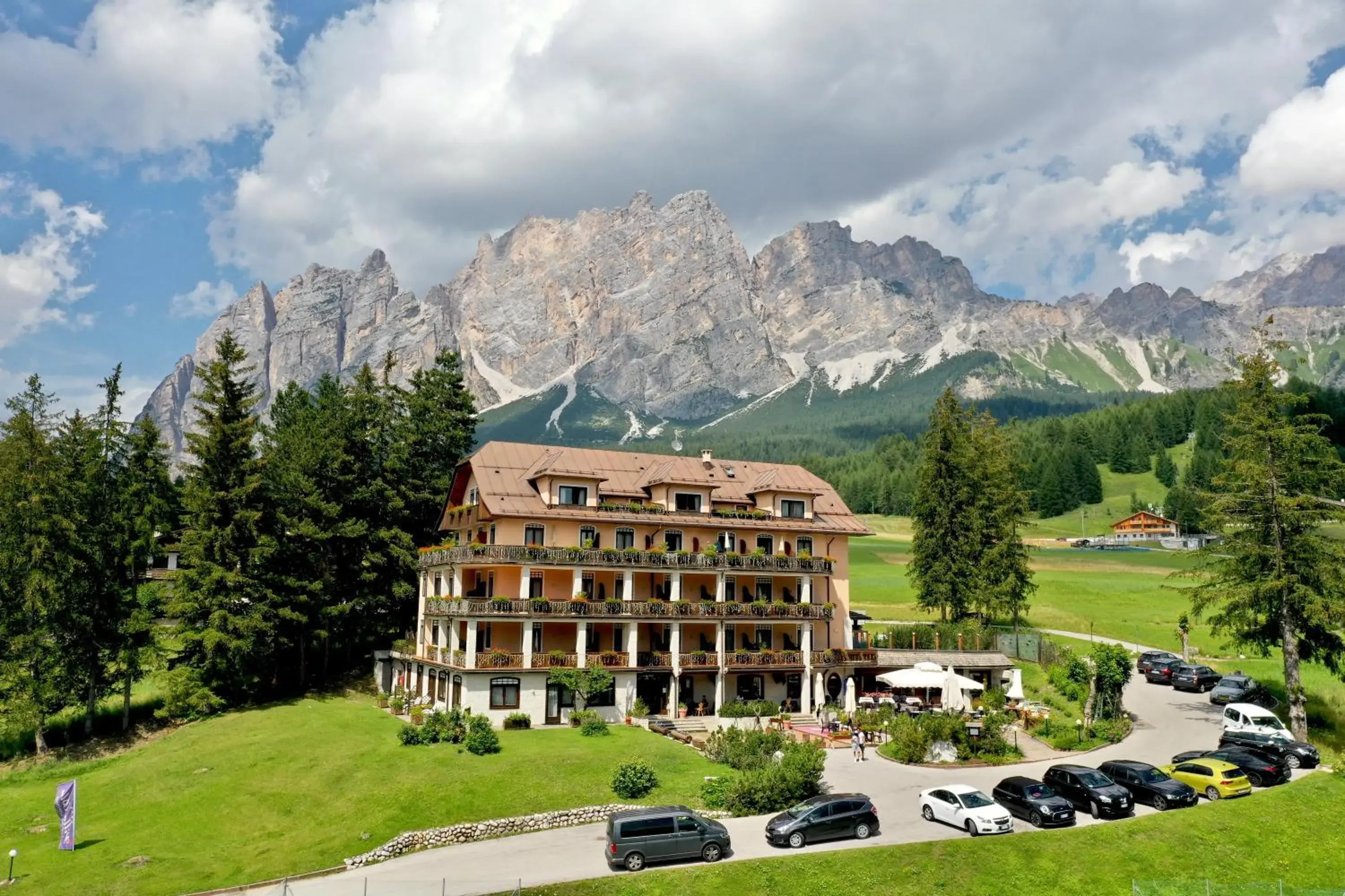 Property building in Boutique Hotel Villa Blu Cortina D'Ampezzo Property building in Boutique Hotel Villa Blu Cortina D'Ampezzo