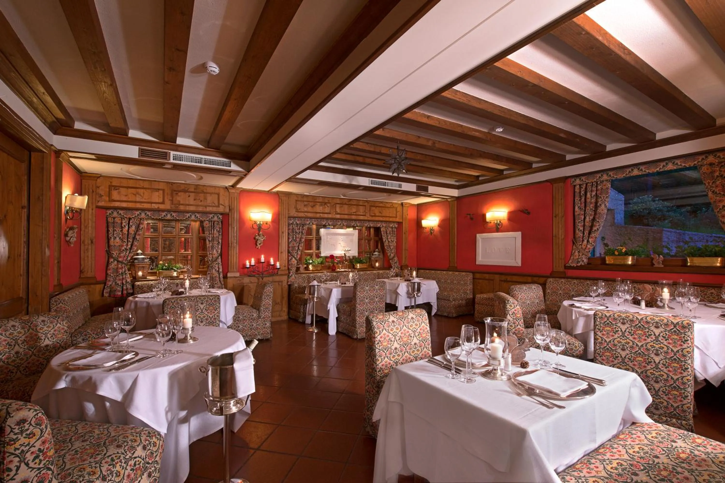 Restaurant/places to eat in Boutique Hotel Villa Blu Cortina D'Ampezzo