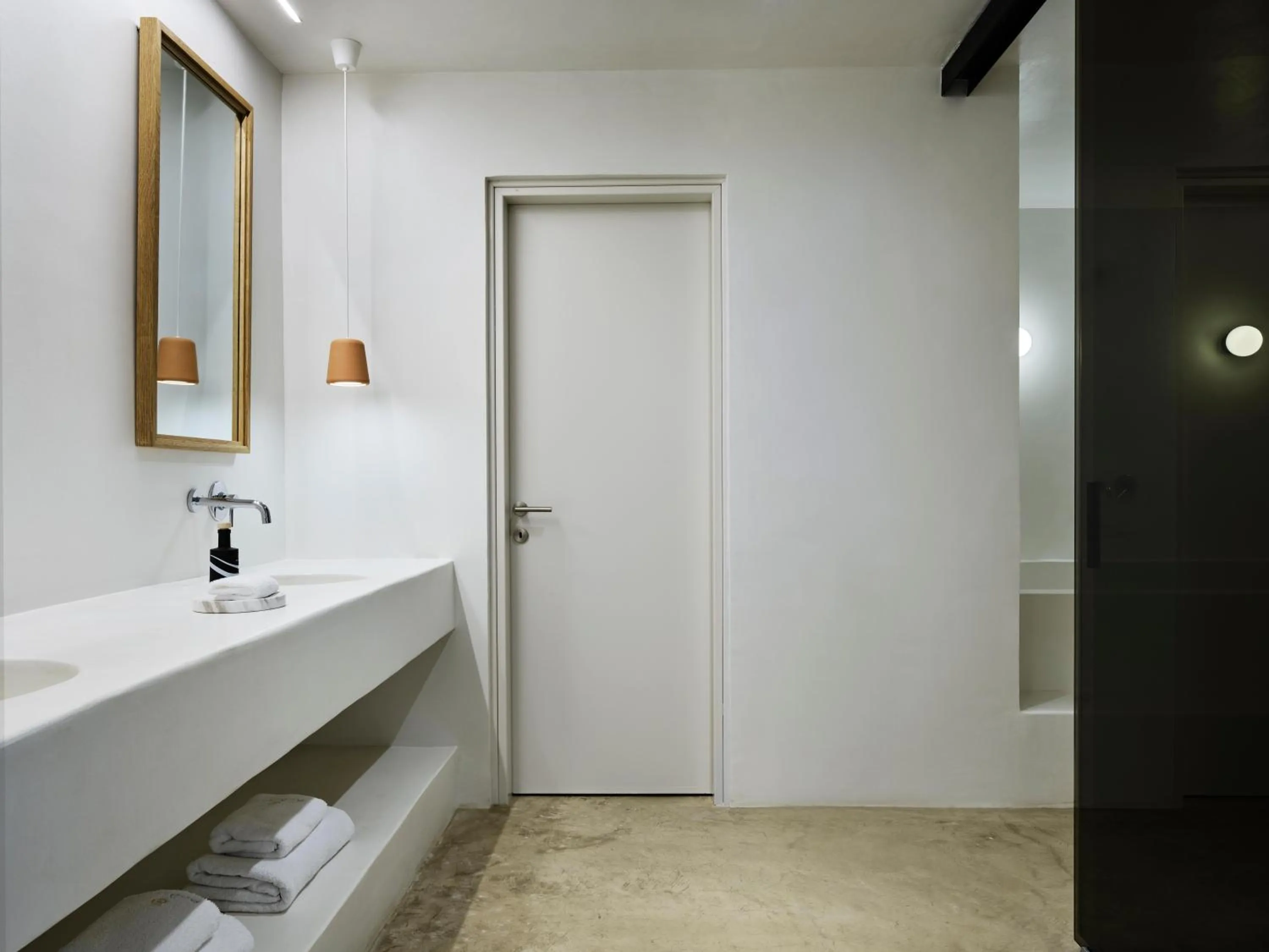 Bathroom in Andronis Arcadia Hotel