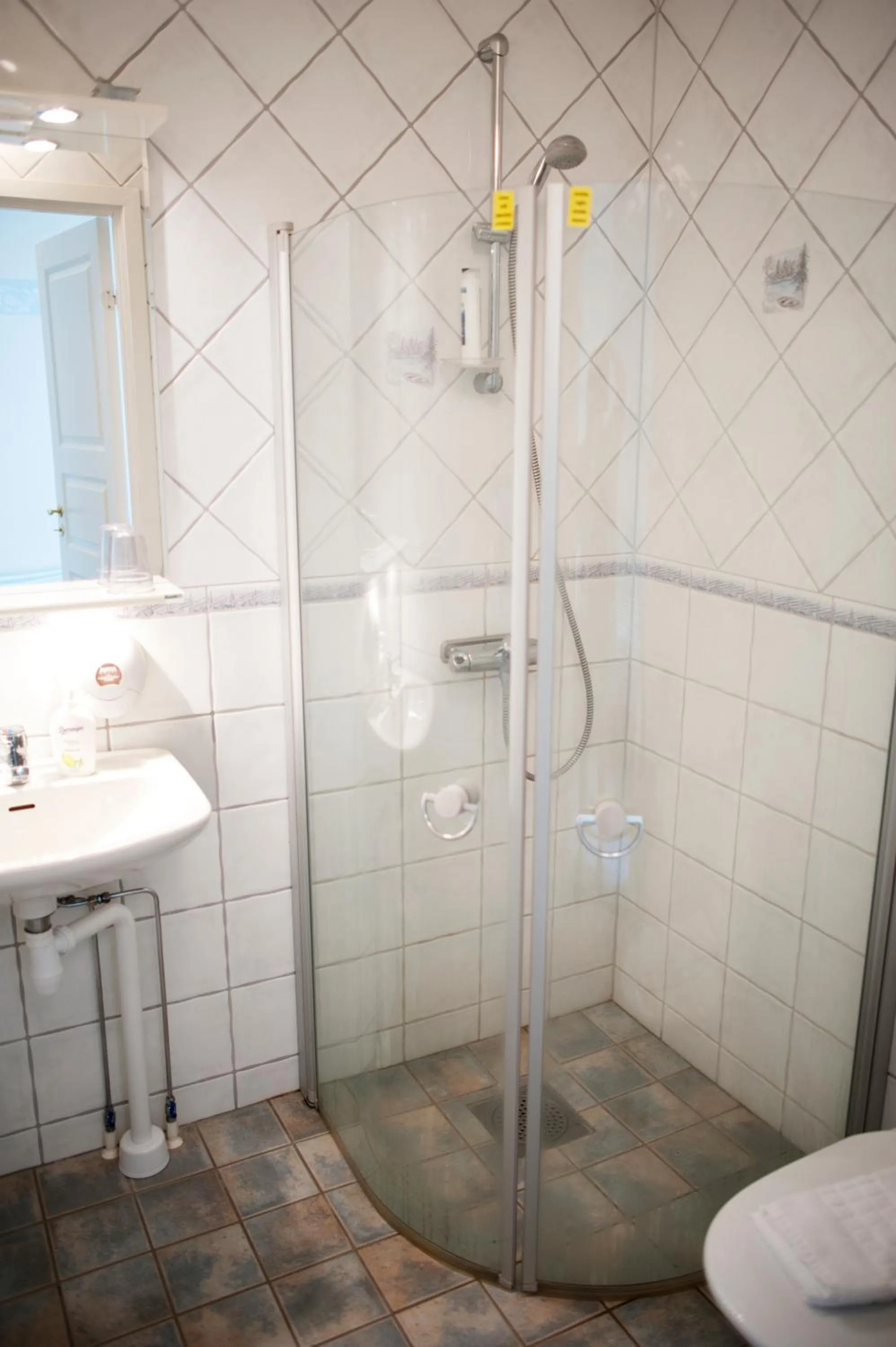 Bathroom in Reftele Wardshus