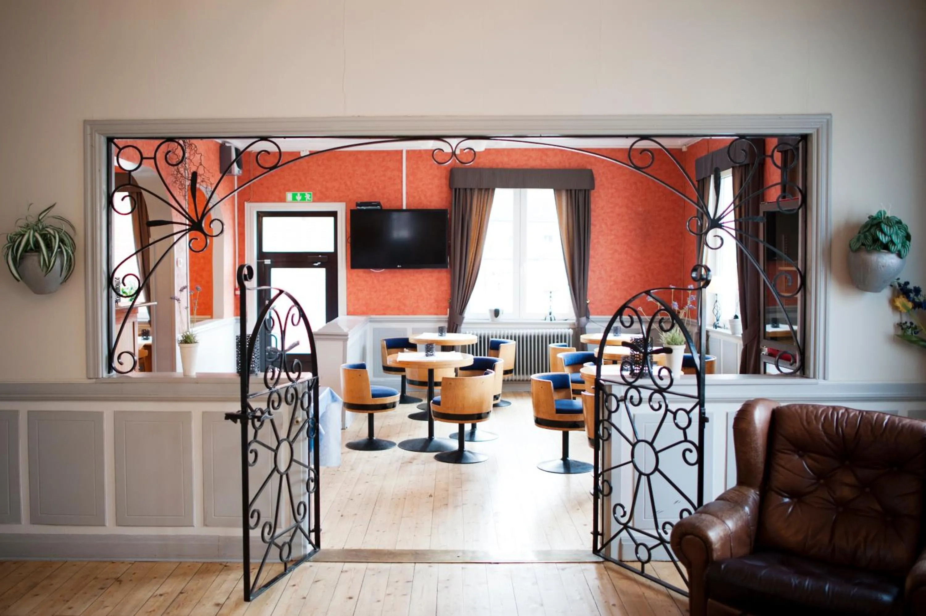 Communal lounge/ TV room in Reftele Wardshus