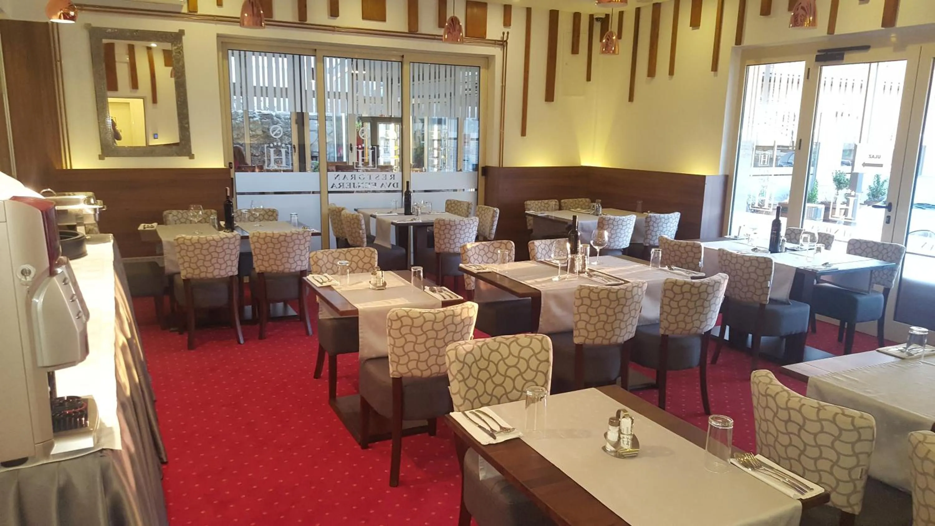 Restaurant/places to eat in Hotel Hercegovina