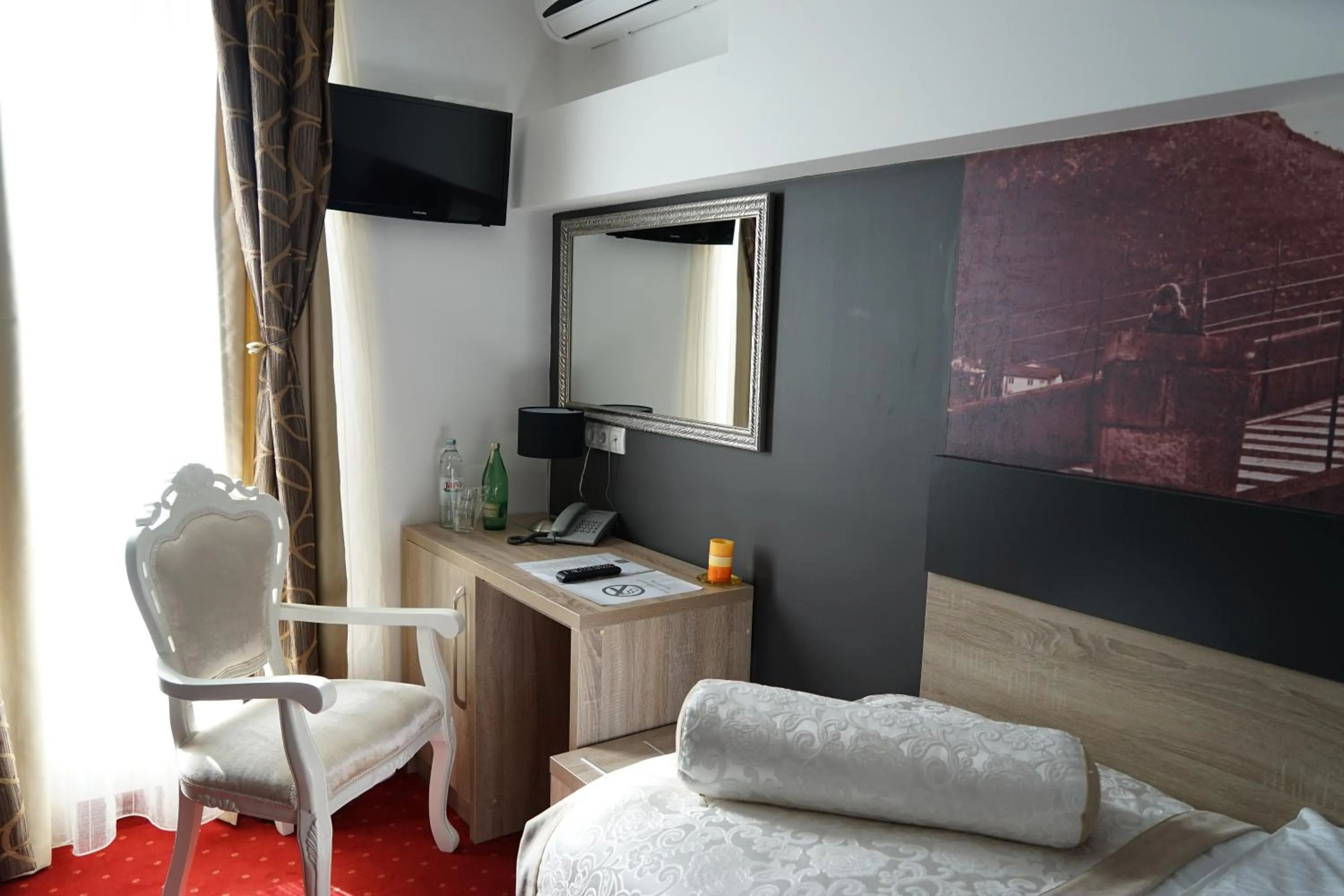 TV and multimedia in Hotel Hercegovina