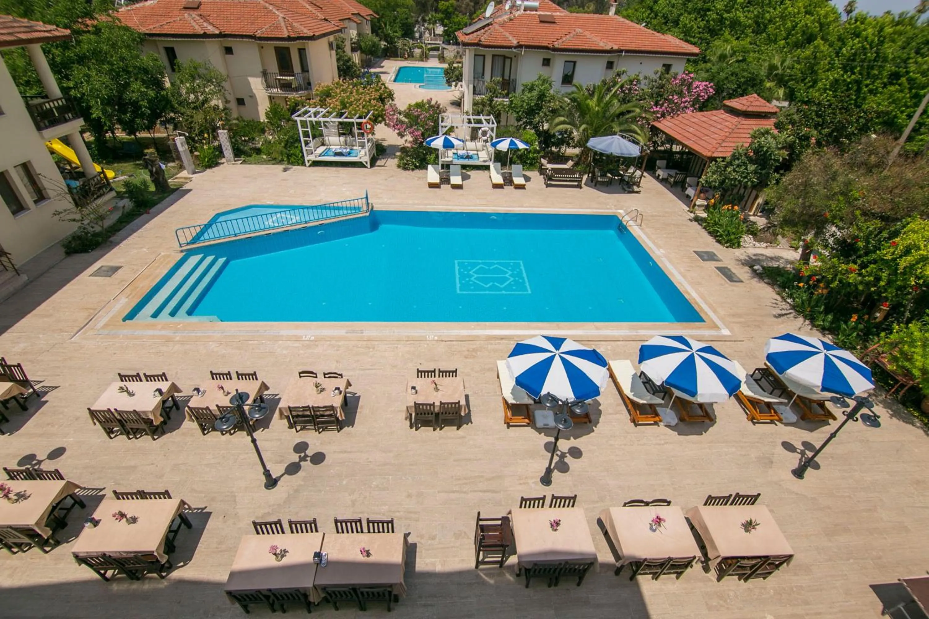 Swimming pool in Kilim Hotel & Apart
