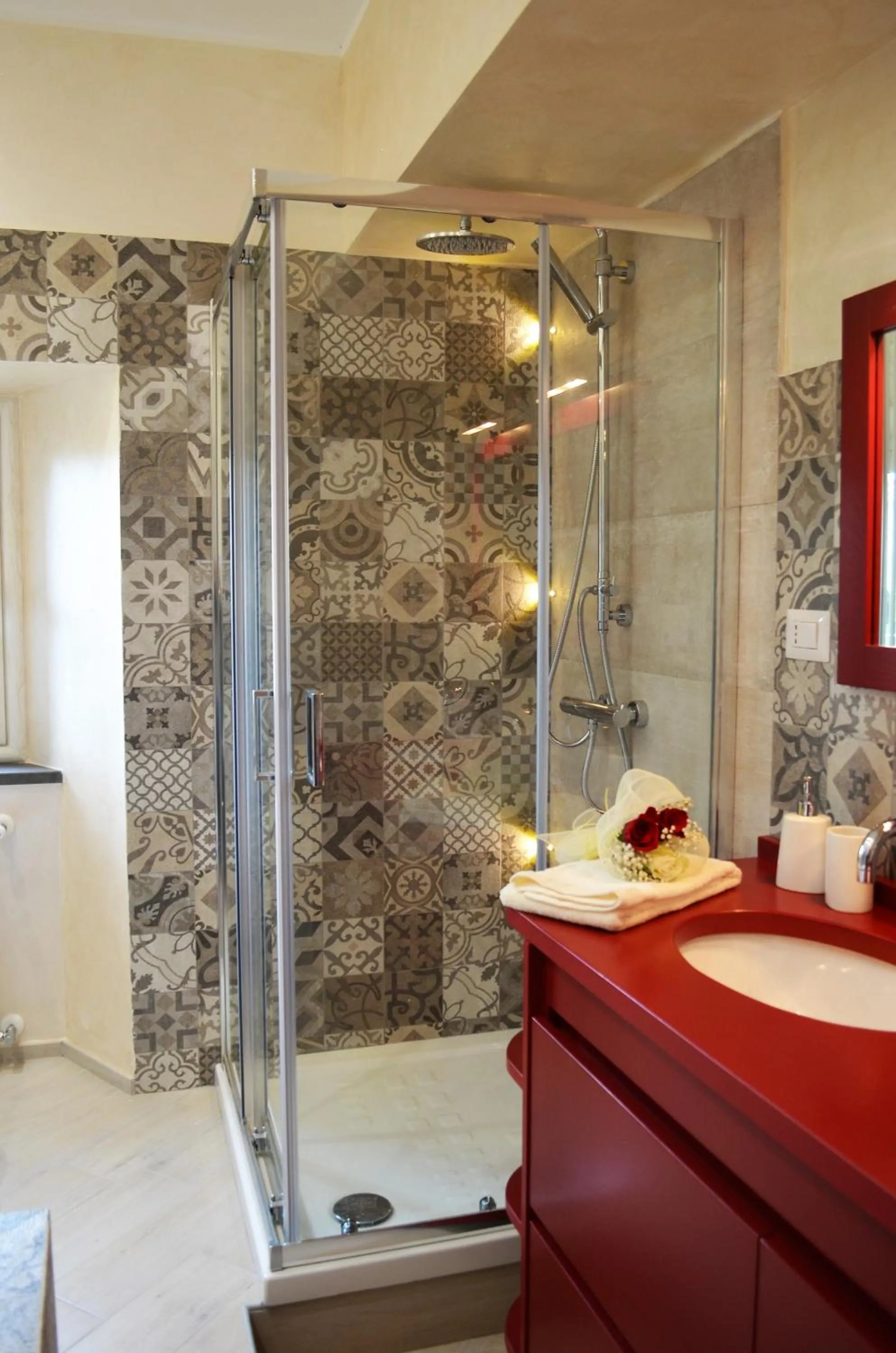 Shower in Il giardino di Elena