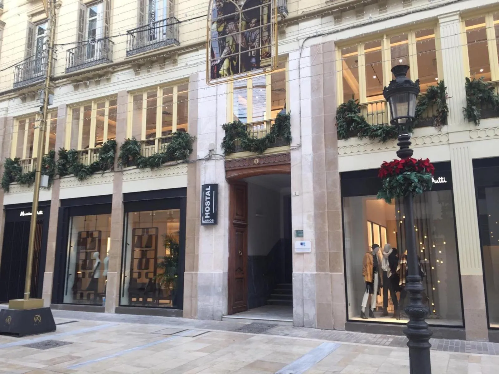 Facade/entrance in Hostal Larios