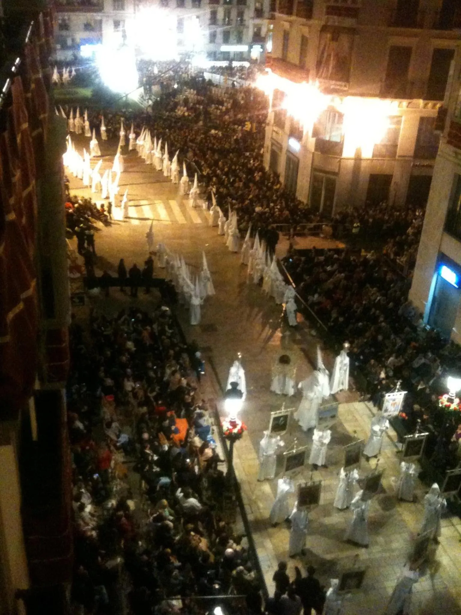 Evening entertainment in Hostal Larios
