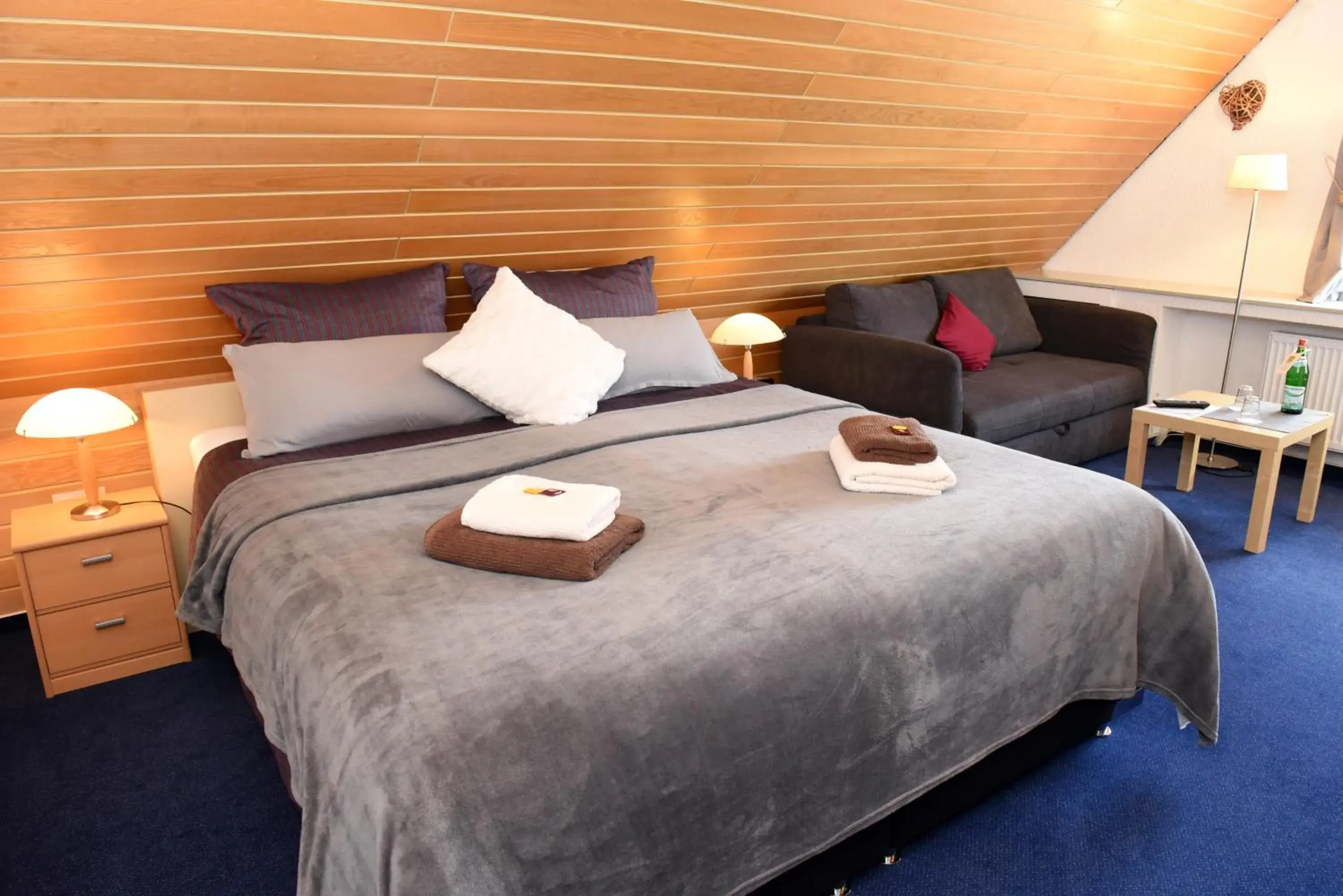 Double Room with Sleeping Sofa - single occupancy in Hotel Wappenhof Double Room with Sleeping Sofa - single occupancy in Hotel Wappenhof