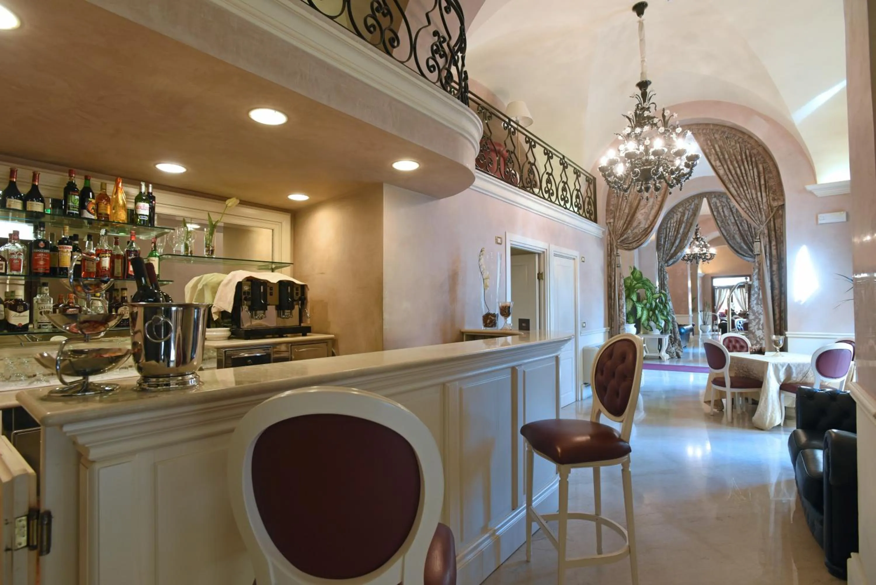 Lobby or reception in Suite Hotel Santa Chiara