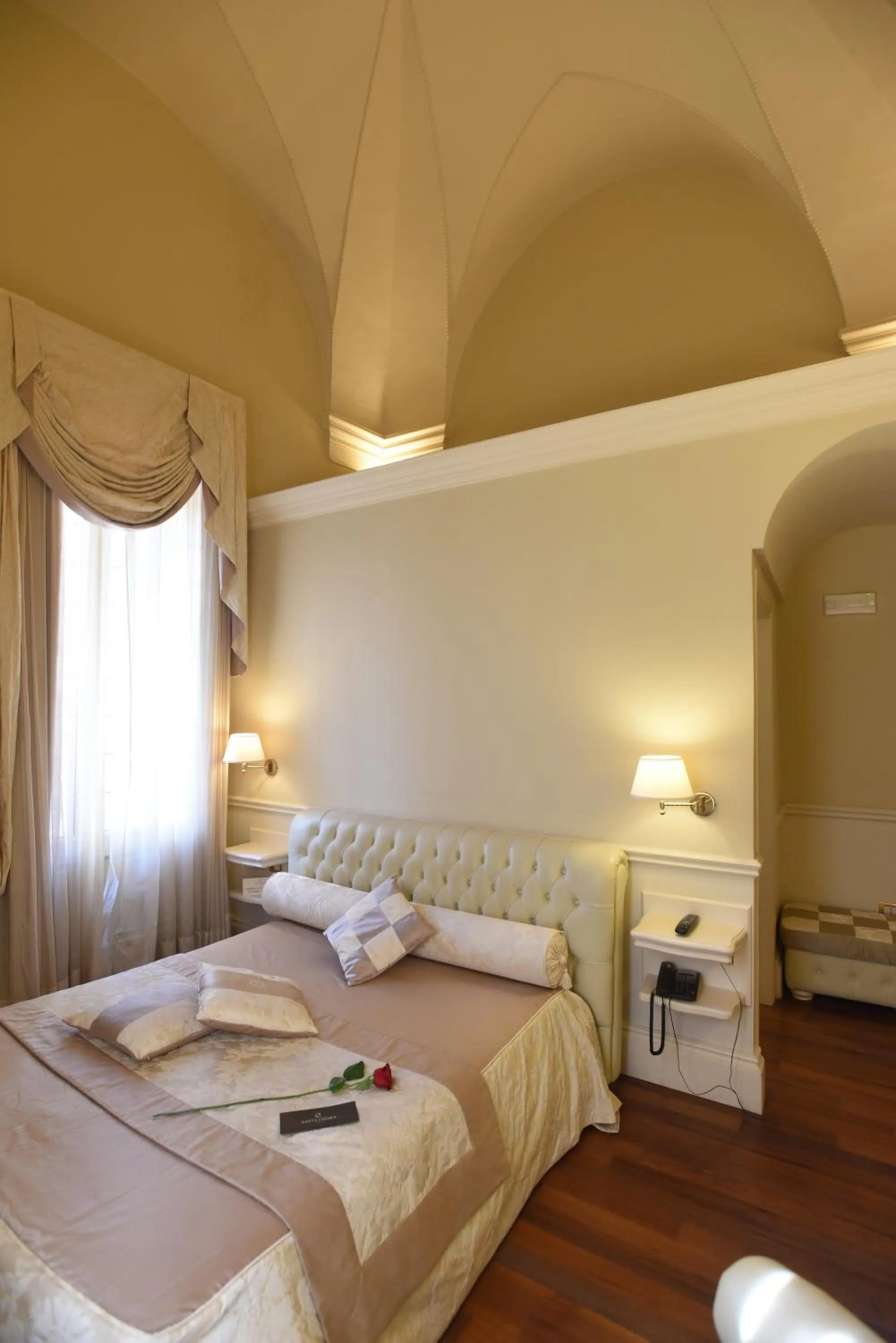 Bed in Suite Hotel Santa Chiara