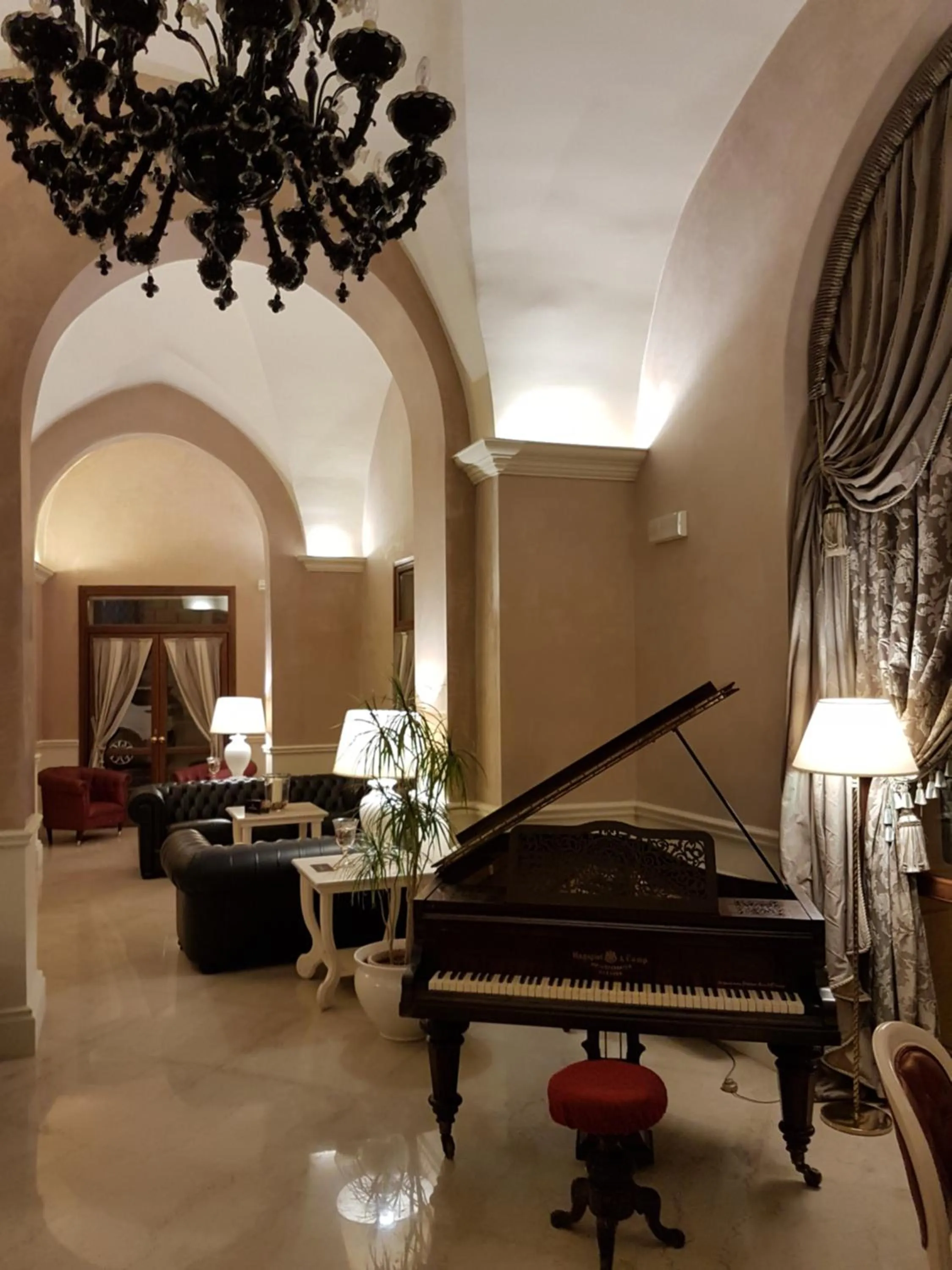 Lobby or reception in Suite Hotel Santa Chiara