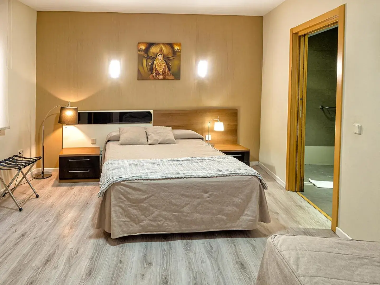 Standard Triple Room in Hostal Real Aranjuez Standard Triple Room in Hostal Real Aranjuez