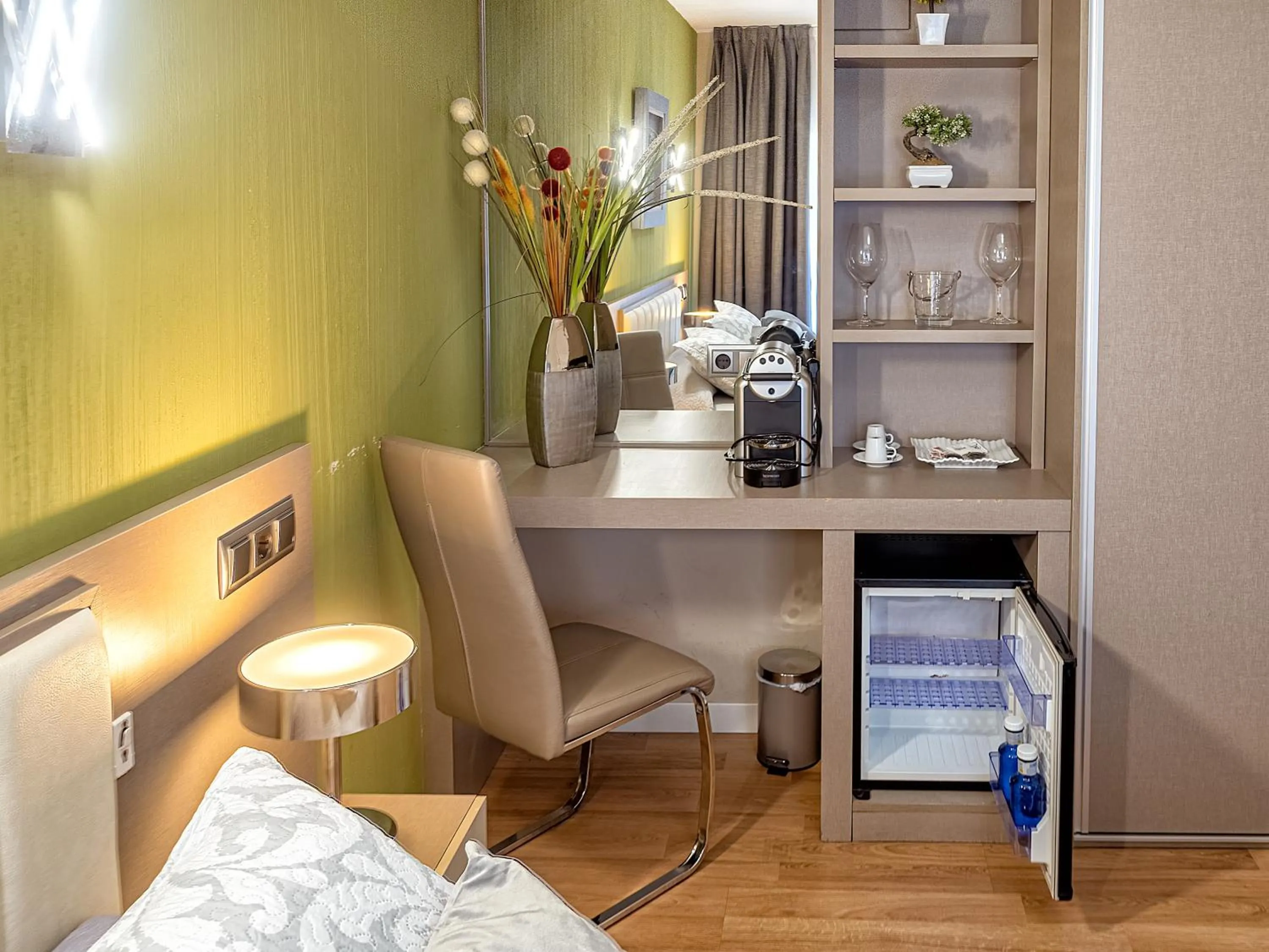 Photo of the whole room, Bed in Hostal Real Aranjuez