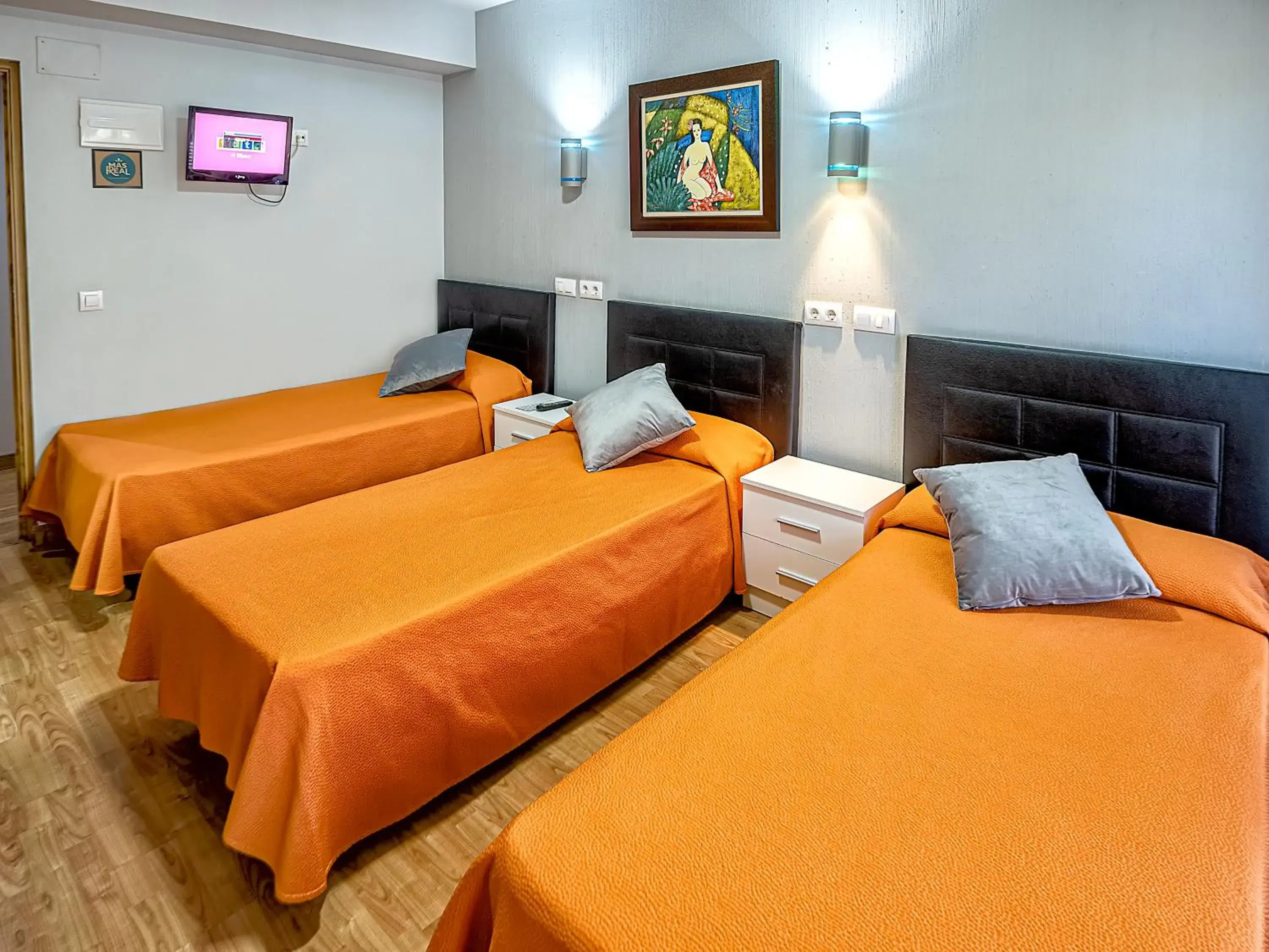 Superior Triple Room in Hostal Real Aranjuez Superior Triple Room in Hostal Real Aranjuez