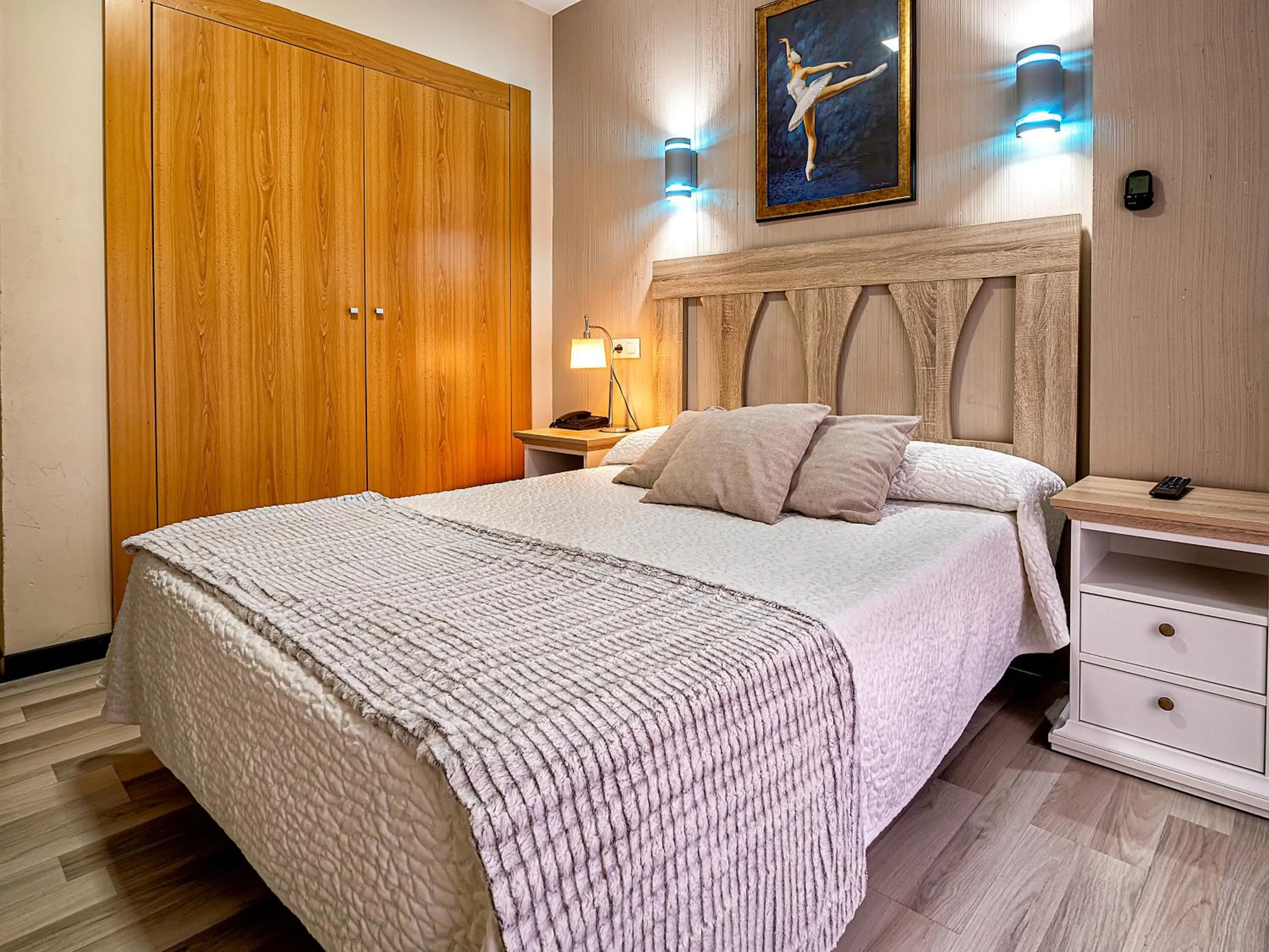 Bed in Hostal Real Aranjuez