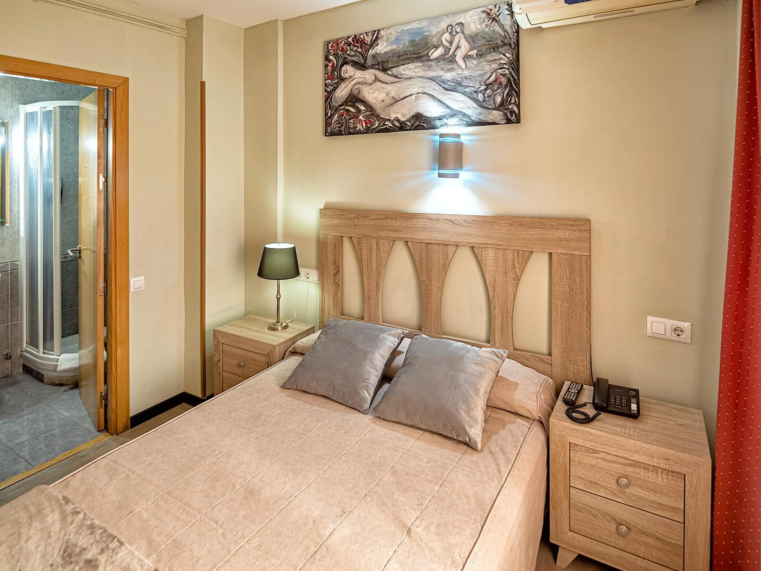 Bed in Hostal Real Aranjuez