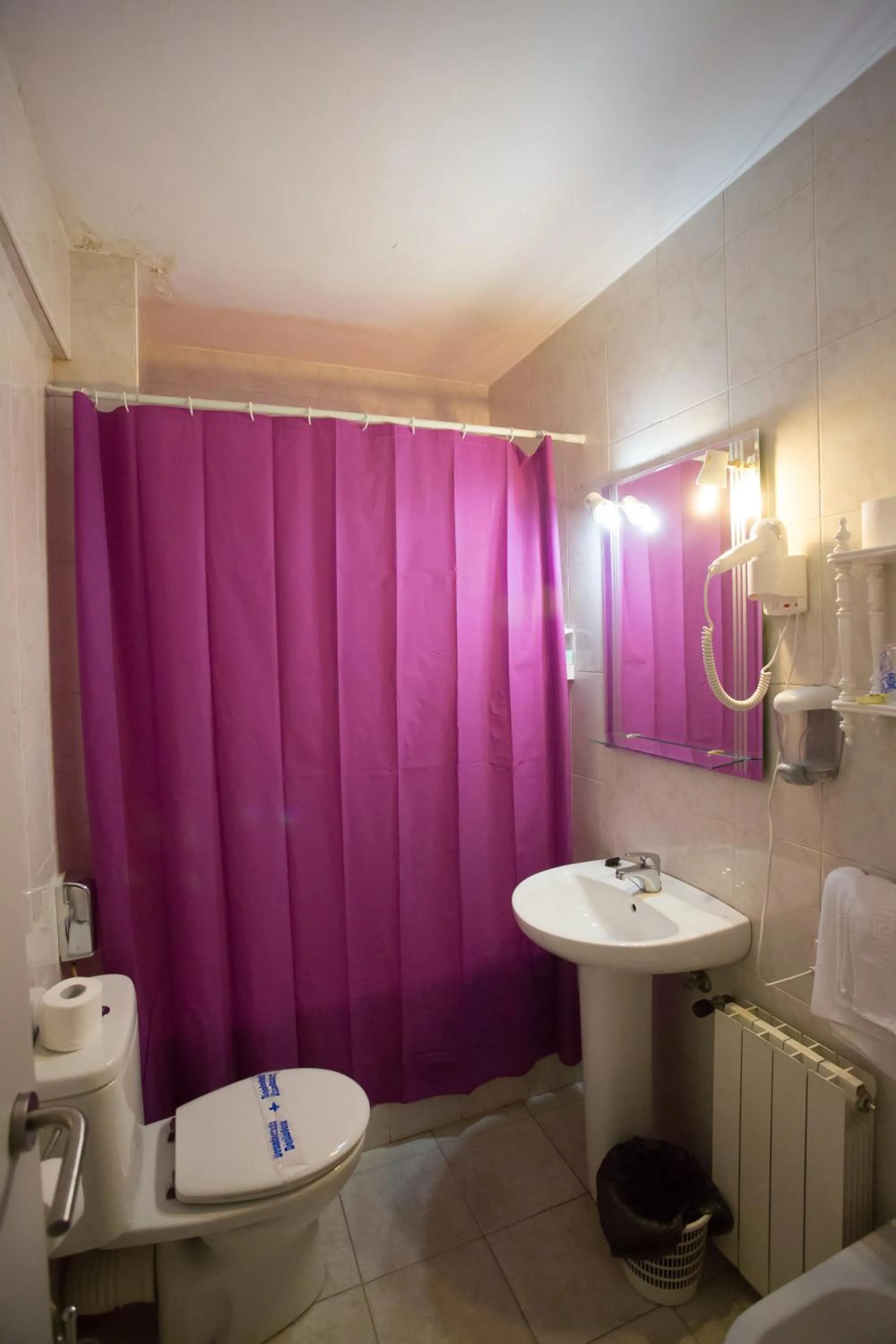 Bathroom in Hostal Real Aranjuez