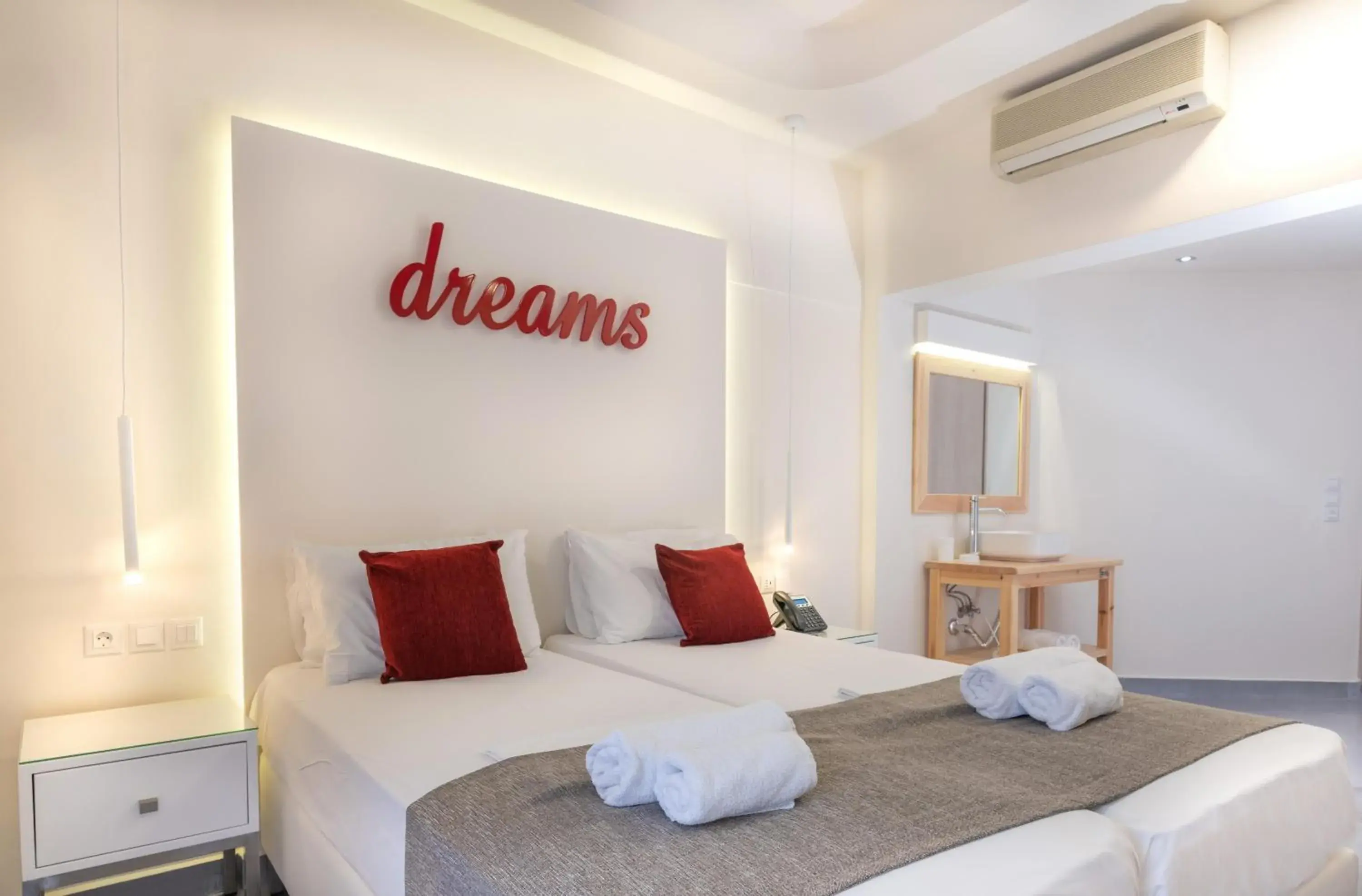 Bed in Eva Mare Hotel & Suites - Adults only Bed in Eva Mare Hotel & Suites - Adults only