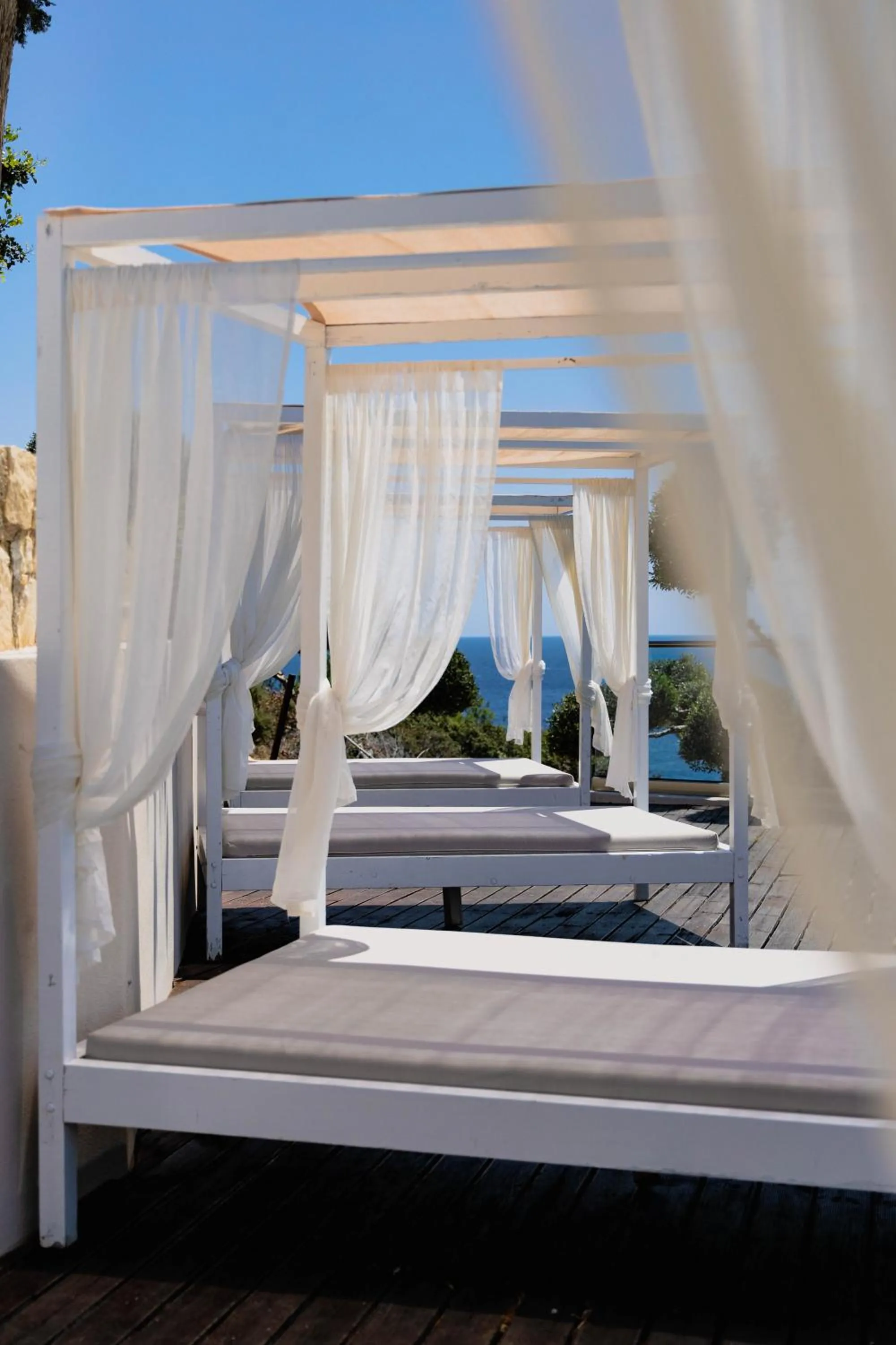 Swimming pool, Bed in Eva Mare Hotel & Suites - Adults only