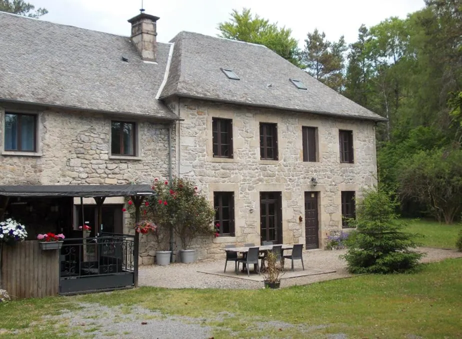 Property building in Chambres d'Hôtes Le Pont