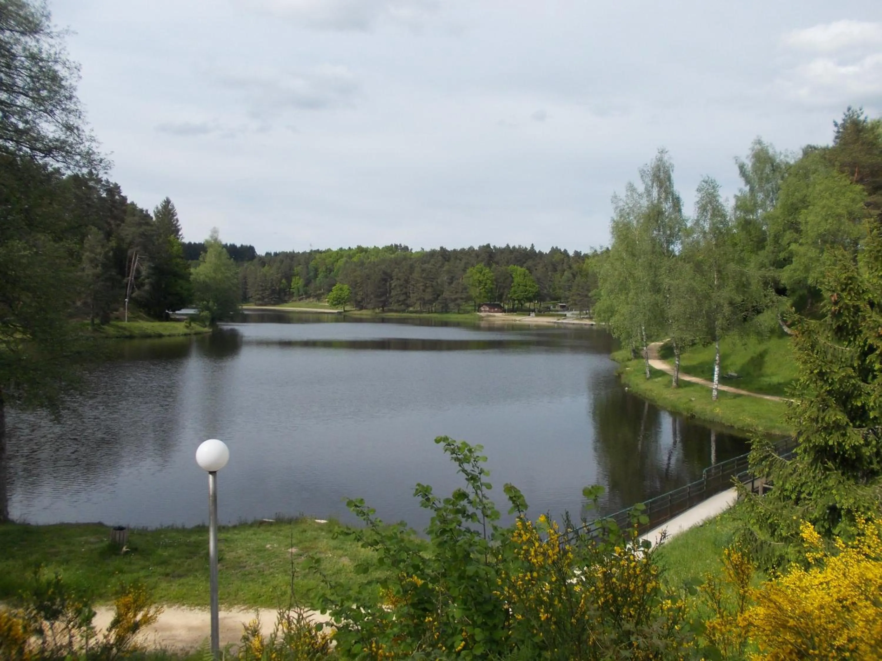 Lake view in Chambres d'Hôtes Le Pont