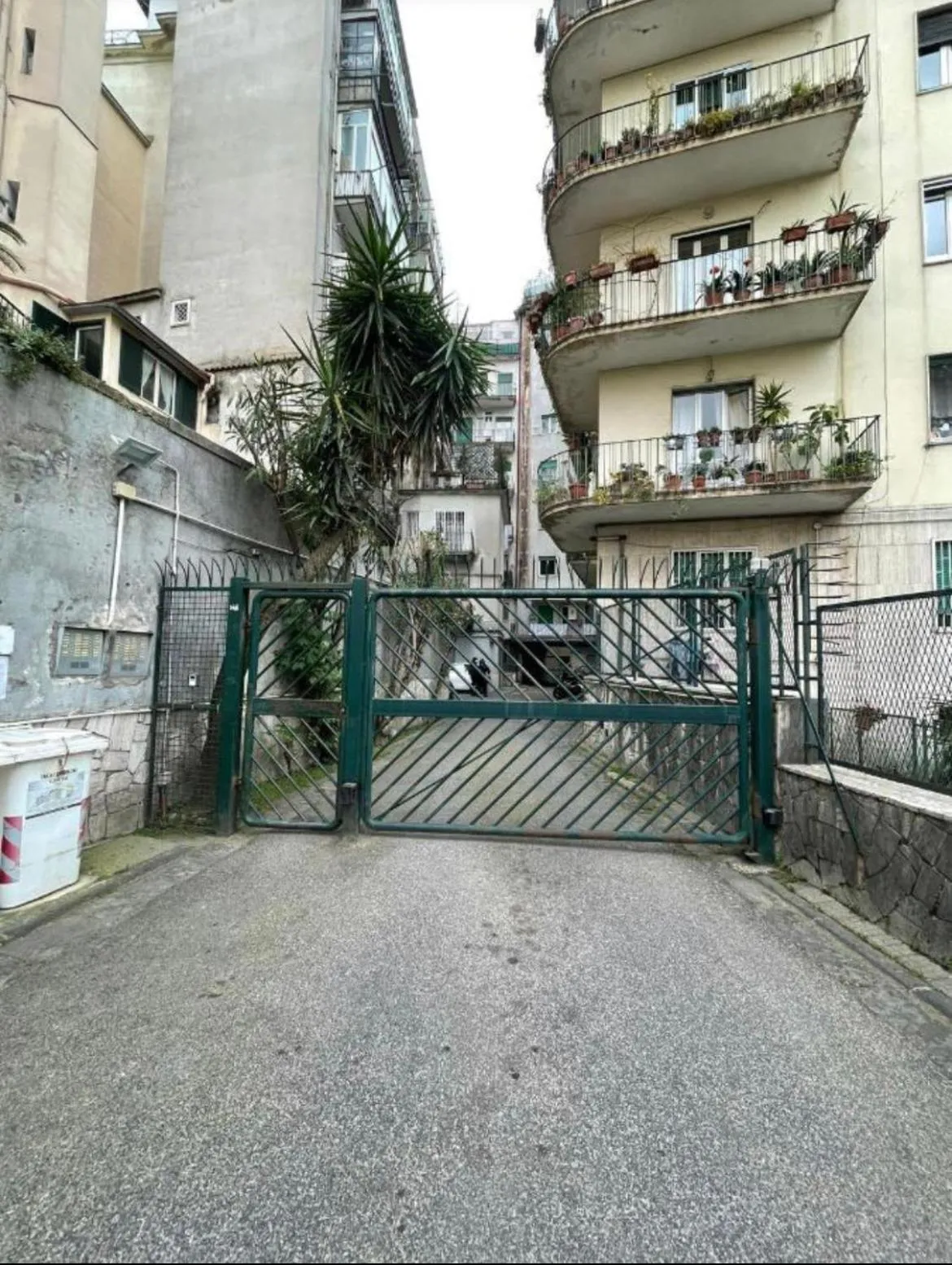 Property building in Vanvitelli Domus