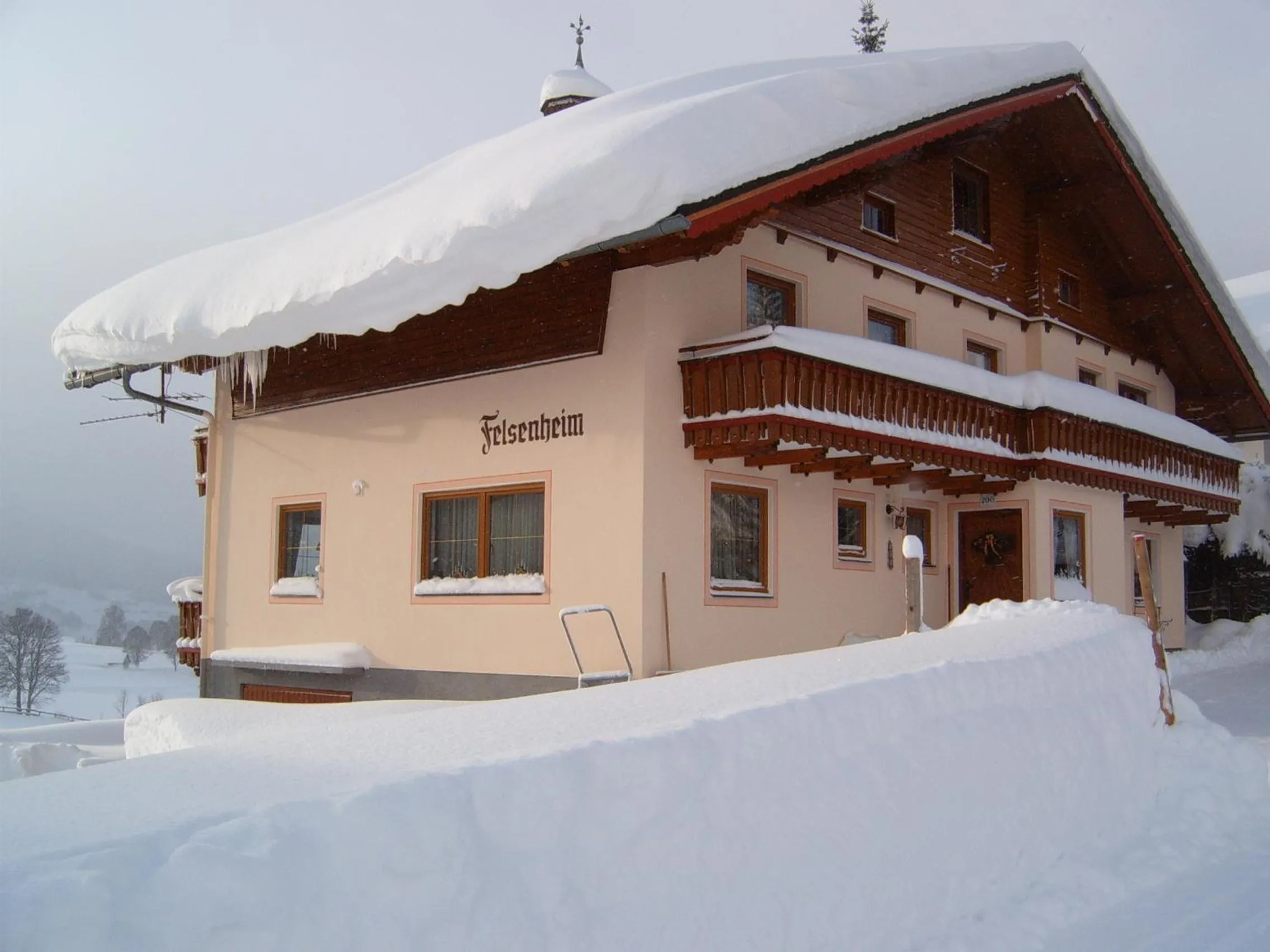 Facade/entrance in Pension Felsenheim