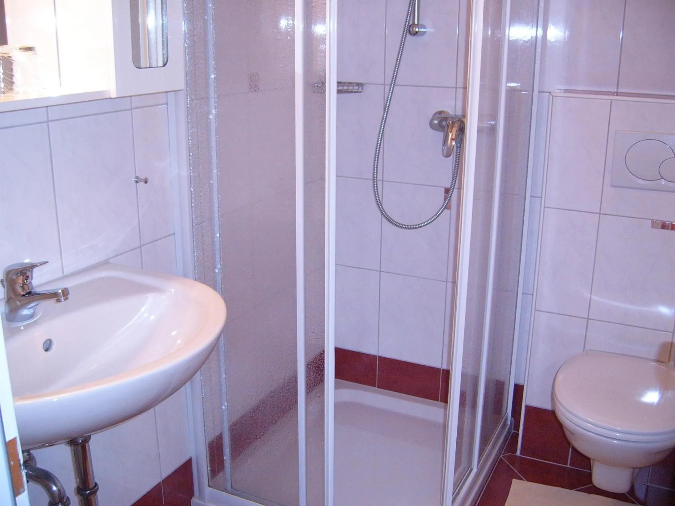 Bathroom in Pension Felsenheim