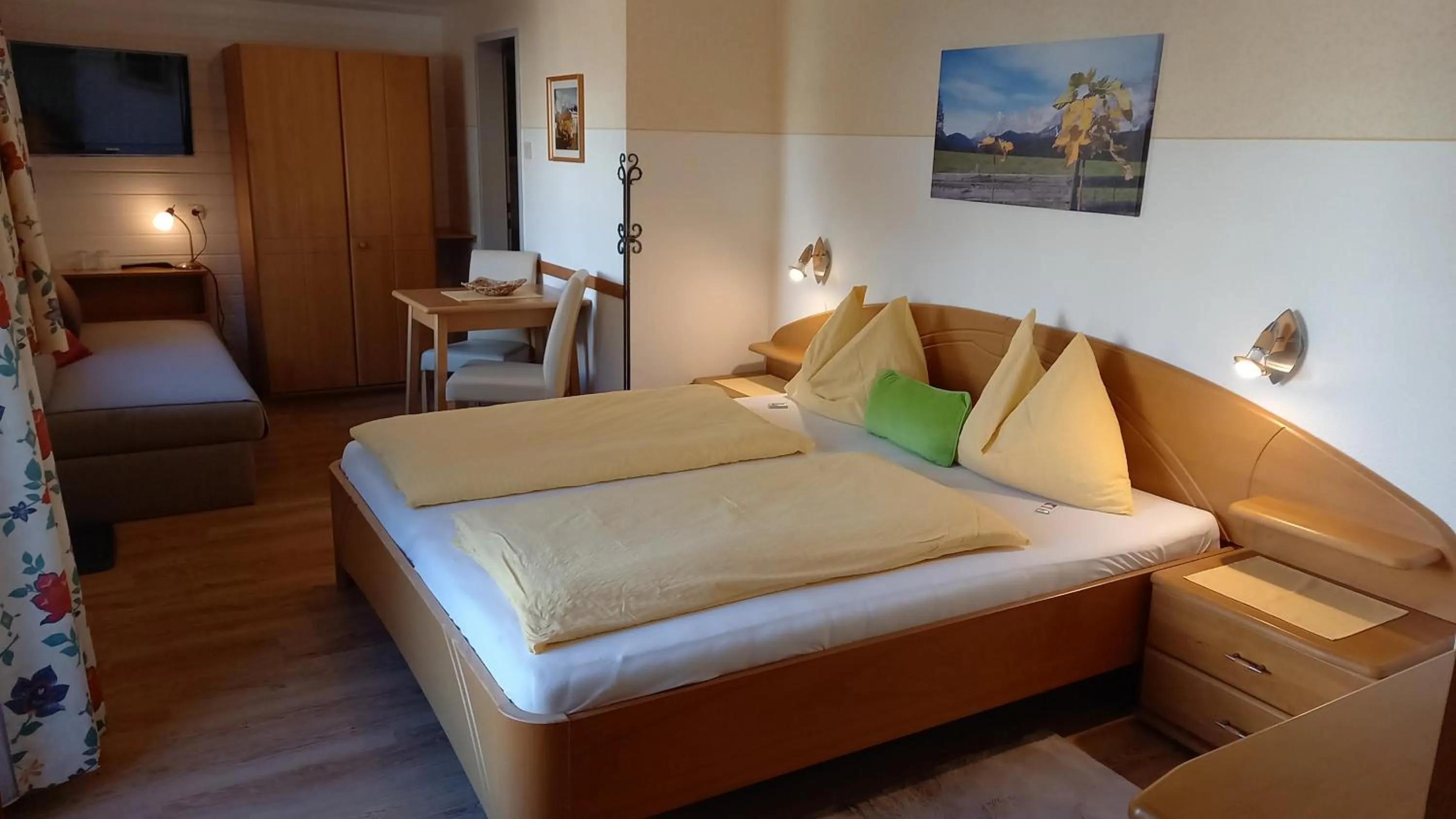 Photo of the whole room, Bed in Pension Felsenheim