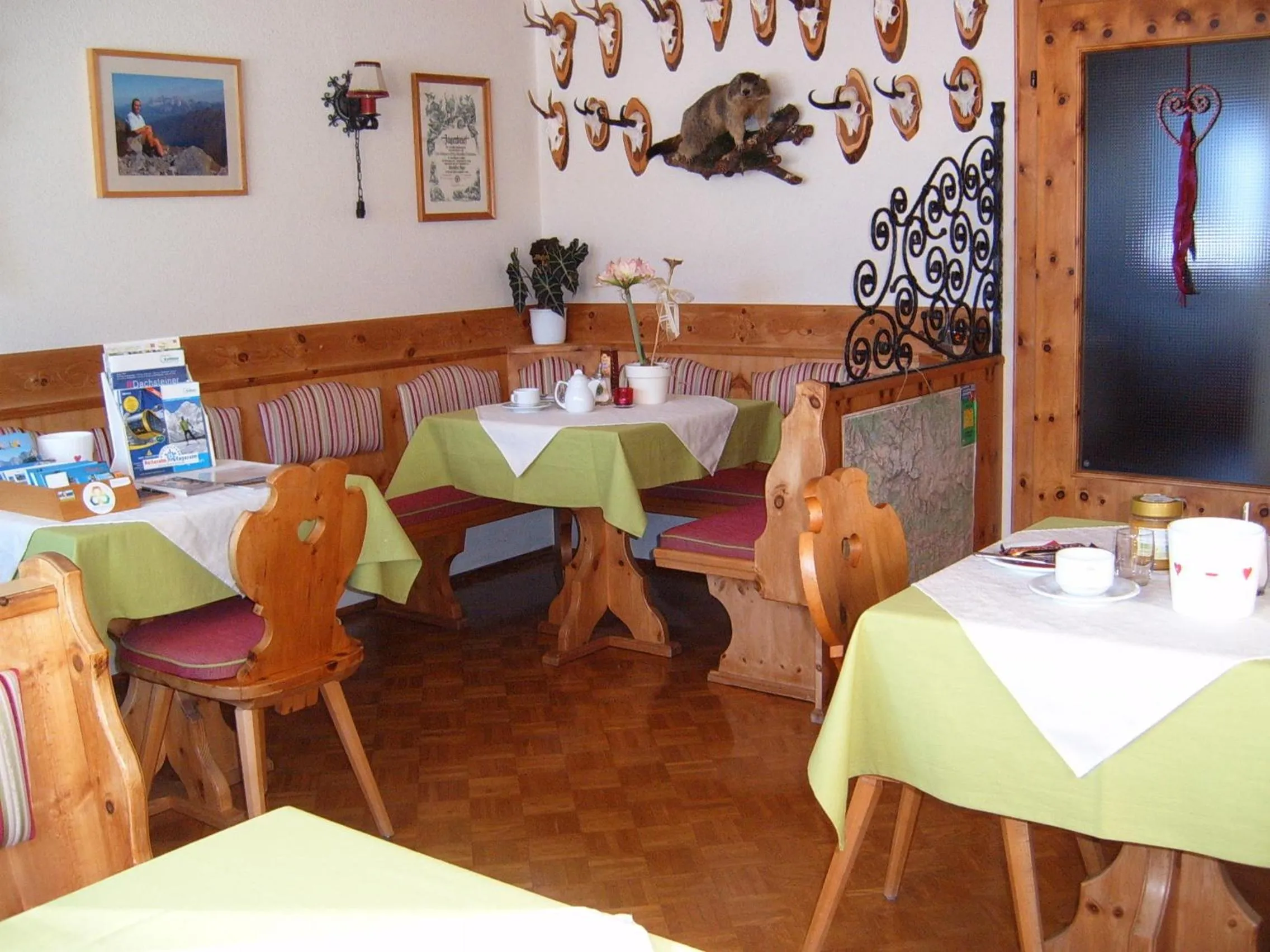 Restaurant/places to eat in Pension Felsenheim