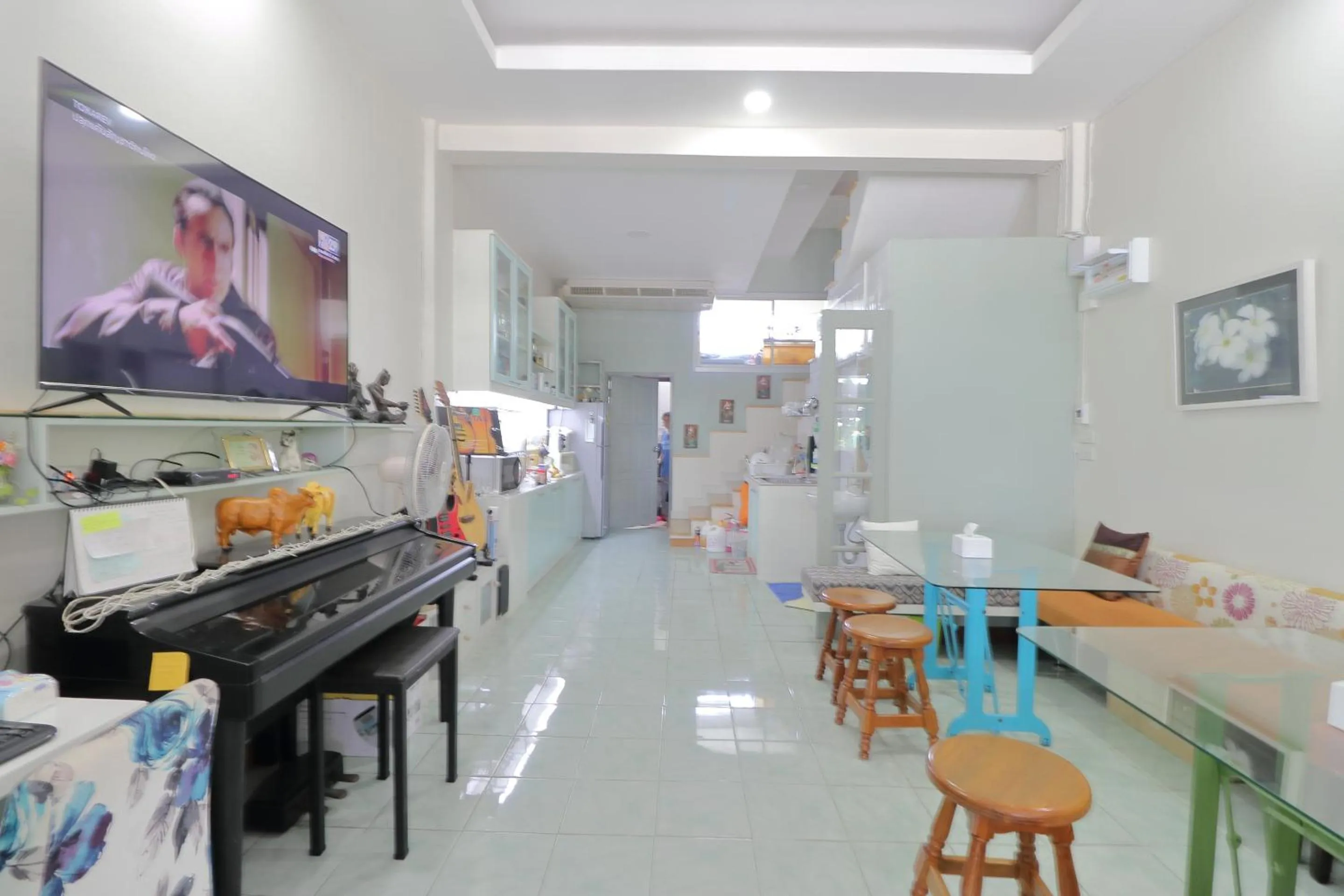 Restaurant/places to eat in Saen Sabai Hostel