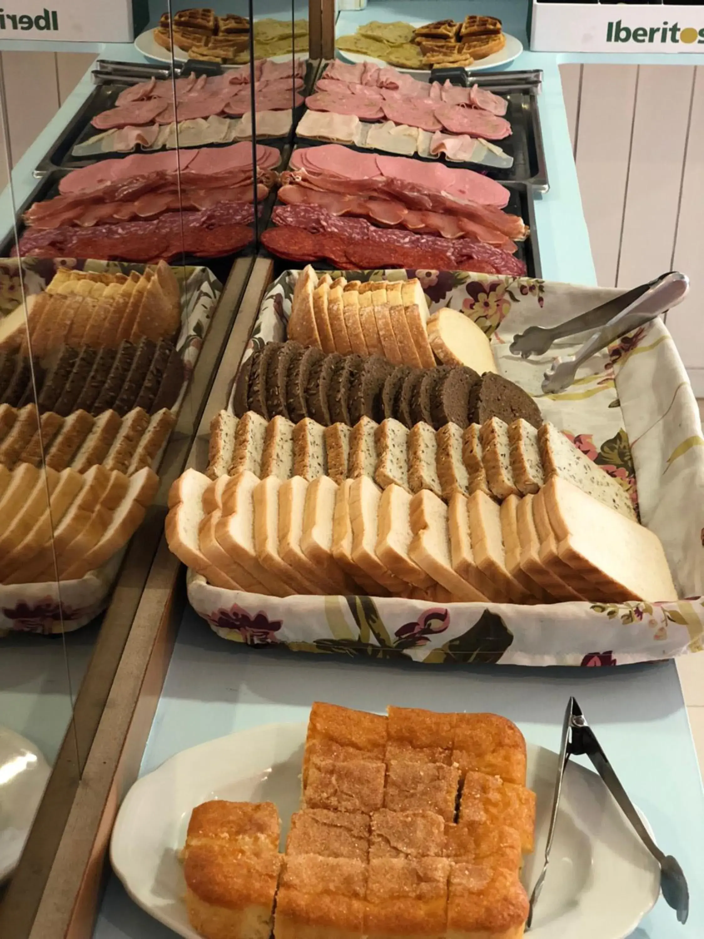 Restaurant/places to eat in Hotel Sant Jordi Restaurant/places to eat in Hotel Sant Jordi