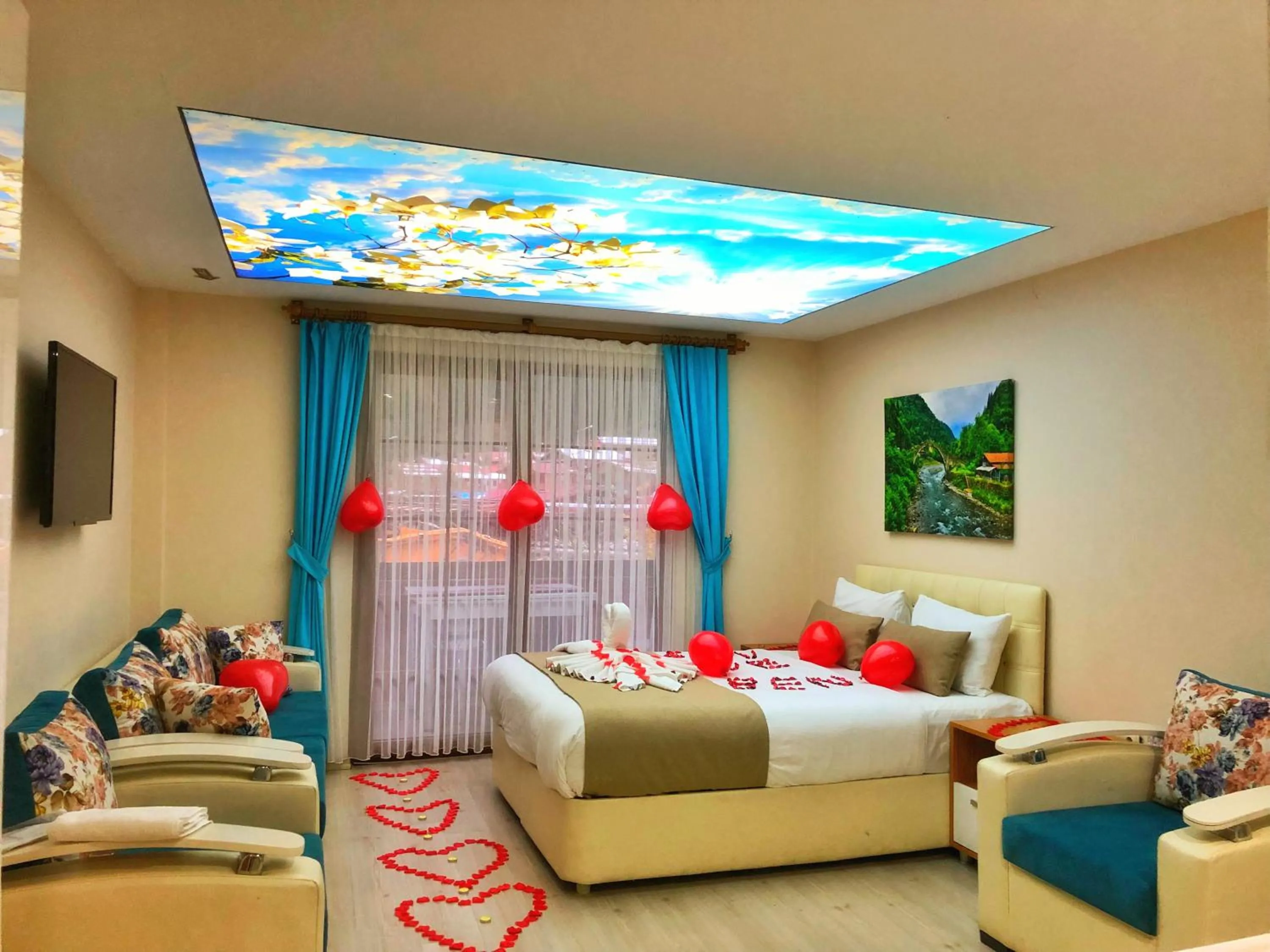 Seating area in Osmanlı Suite